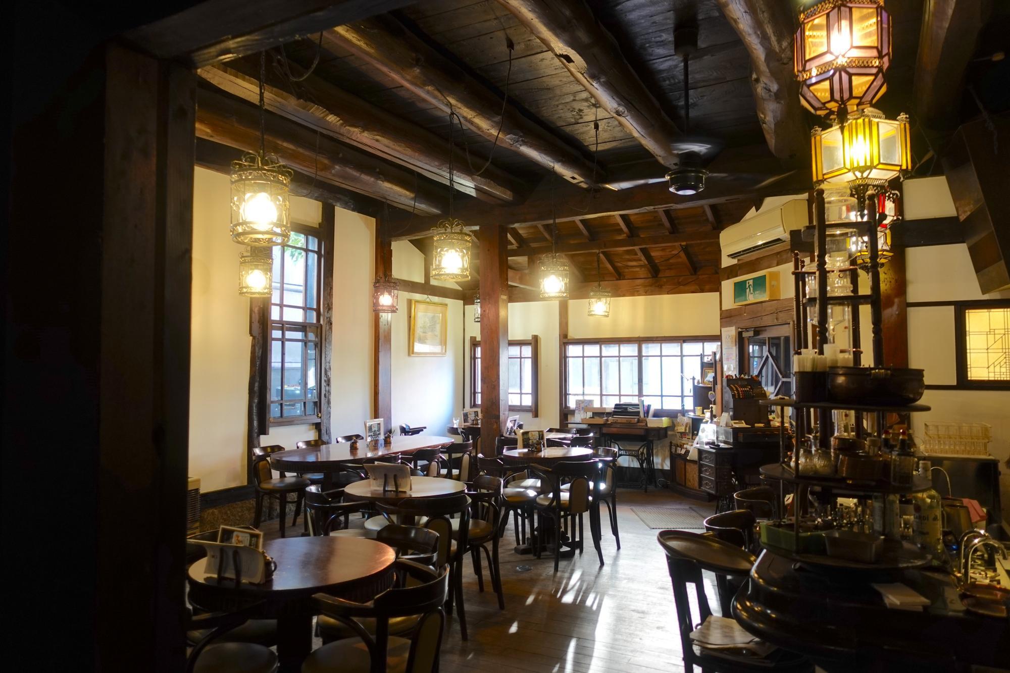 会津壹番館 店内