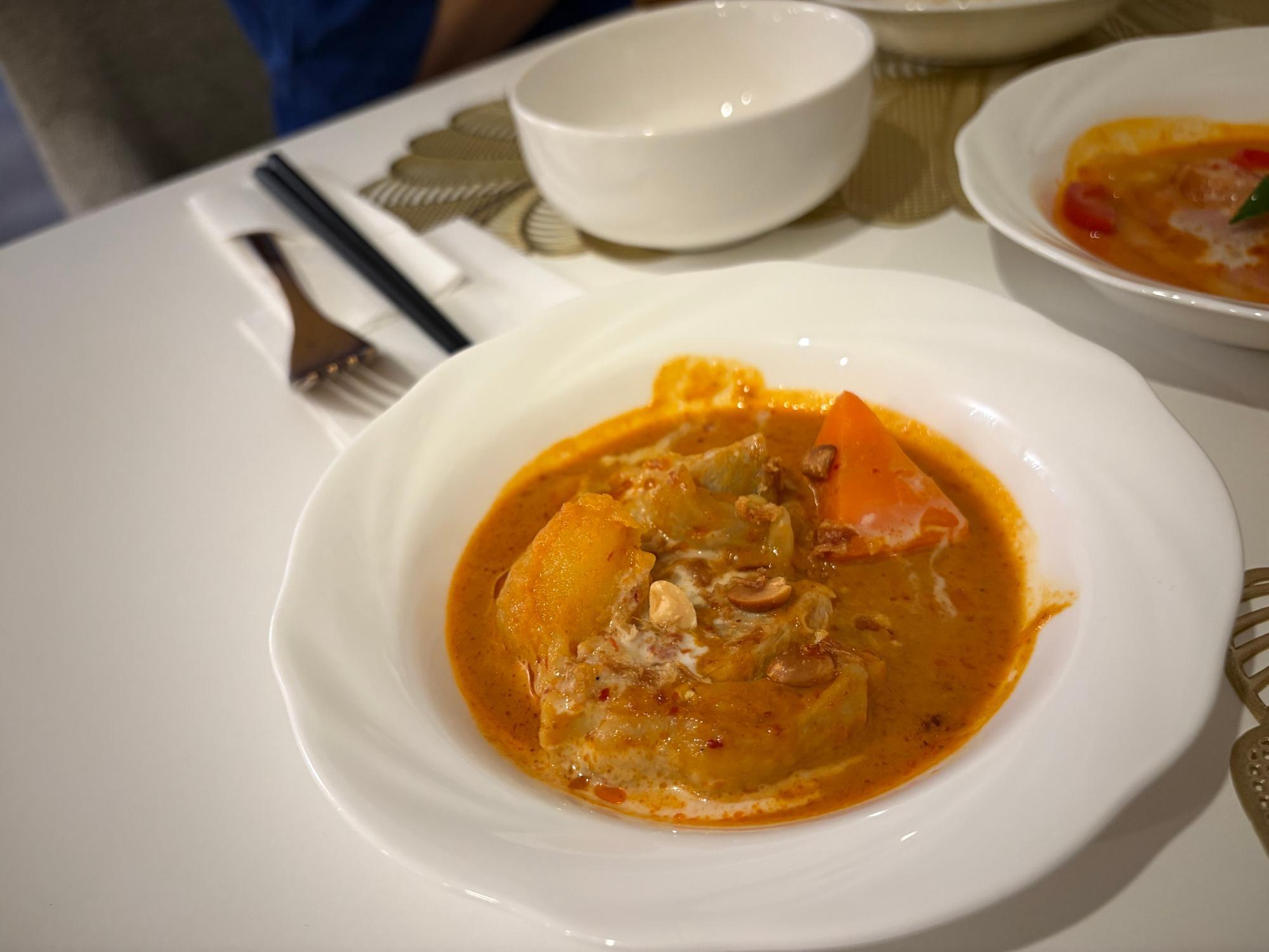 タイ料理レストラン バンコクコーナー  チキンマッサマンカレー