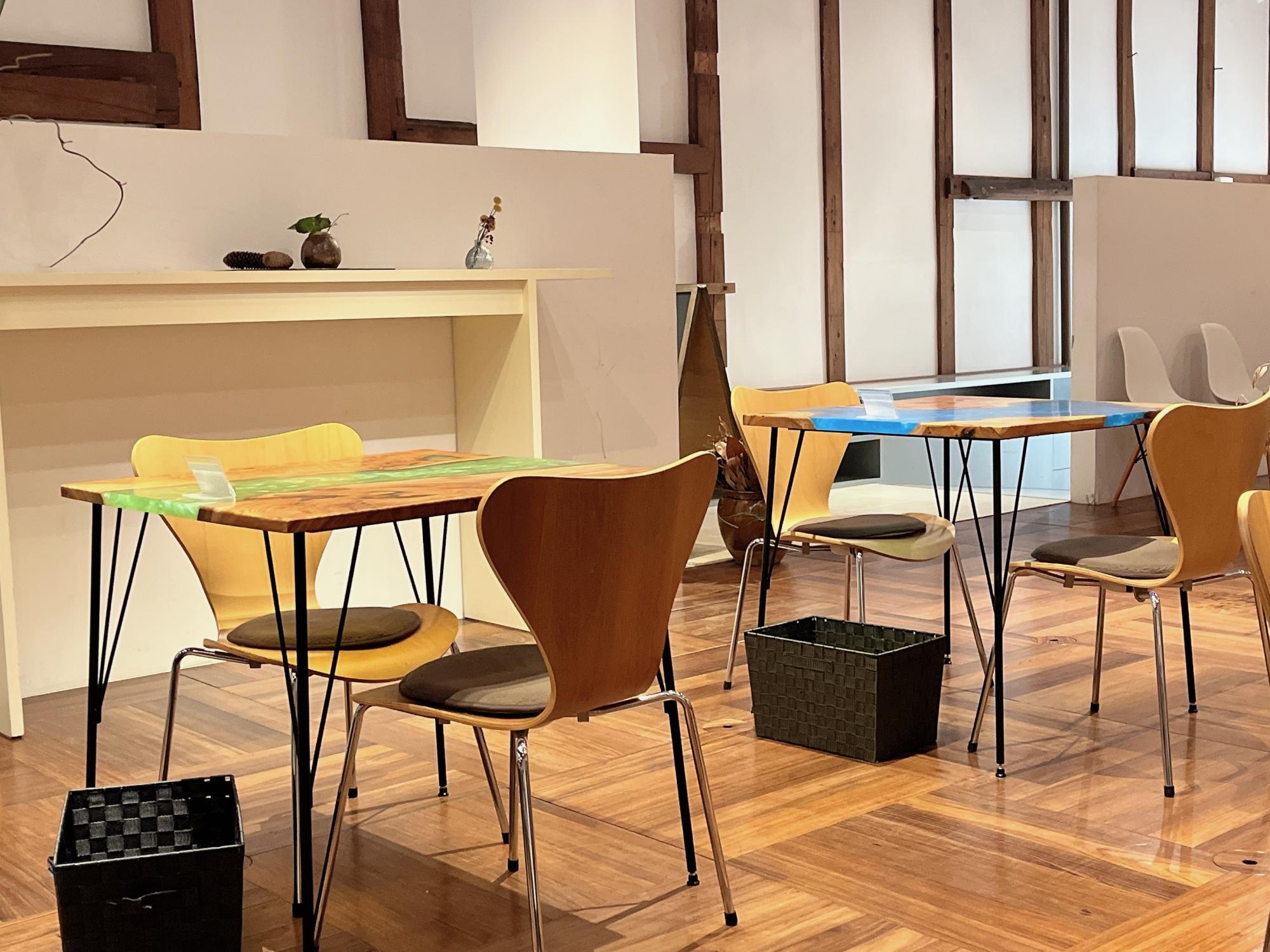 スペース アルテマイスター 銘木のレジンテーブル