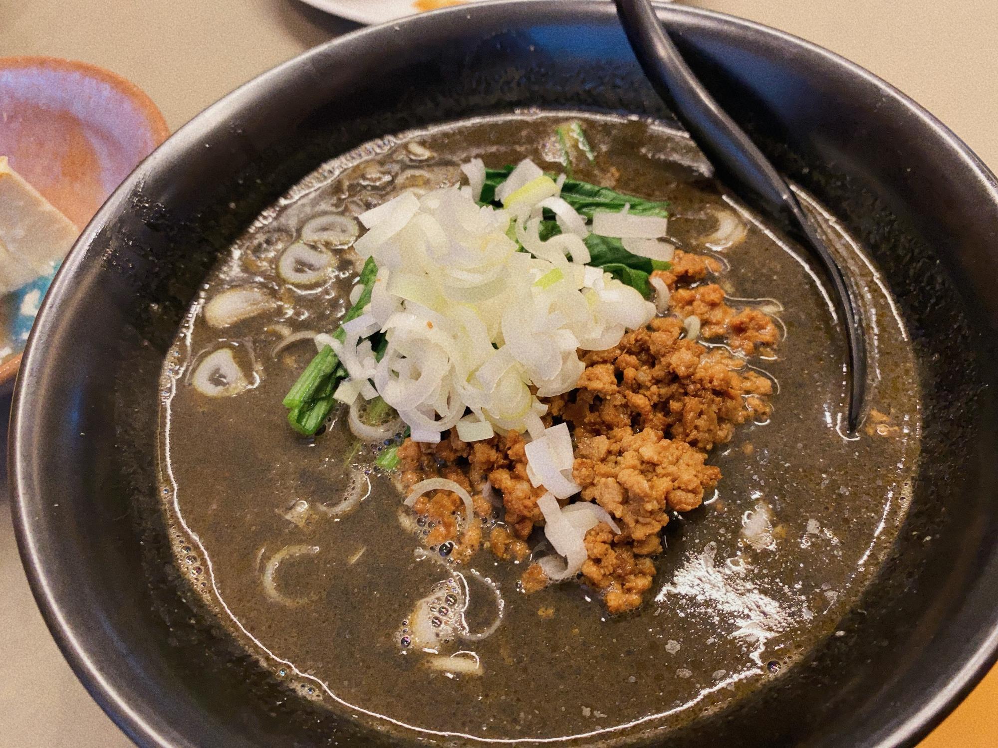 坦々麺とお肉の会社(同)みなかわ 黒胡麻坦々麺