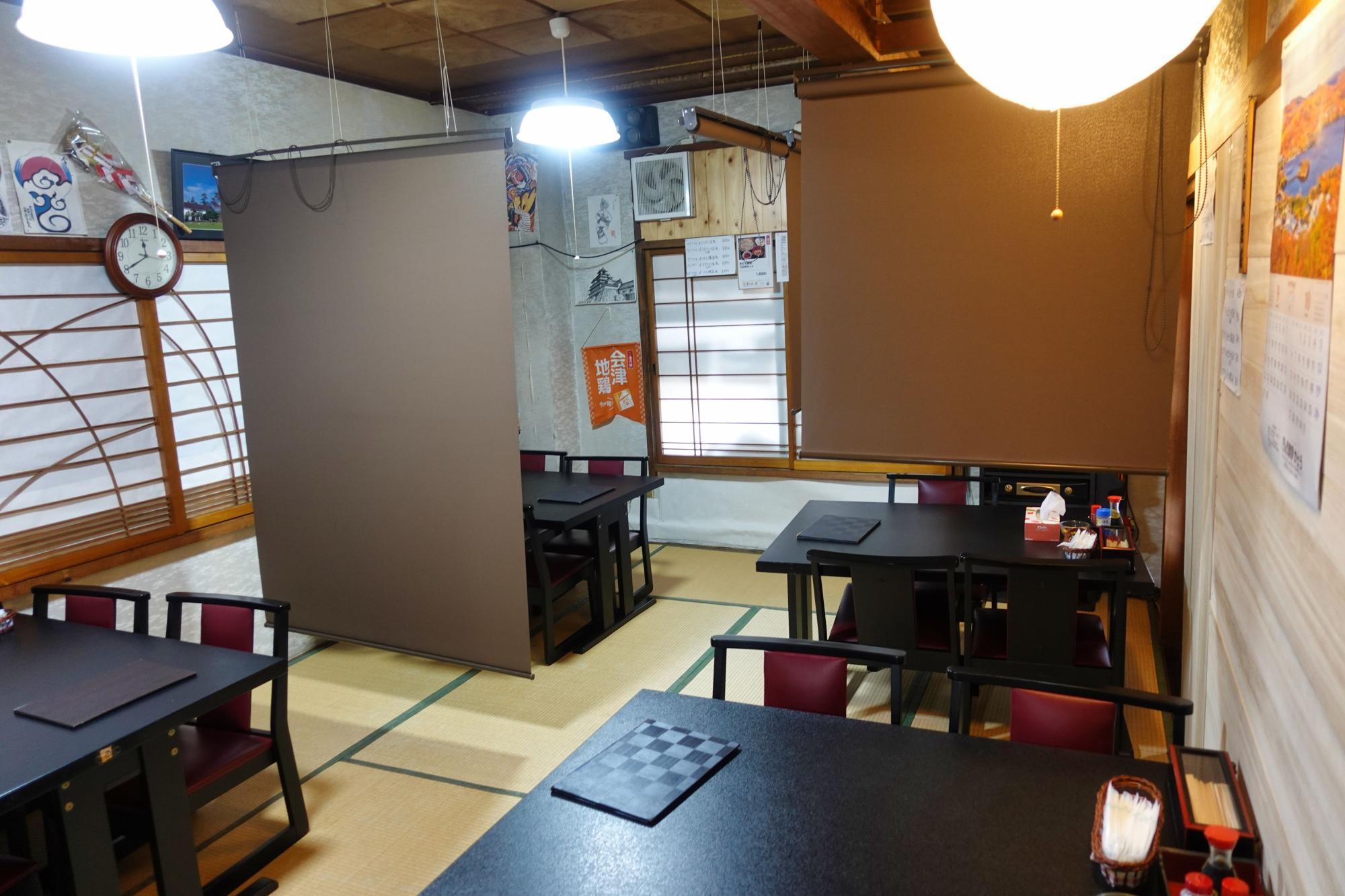 かんのや 店内 座敷テーブル席