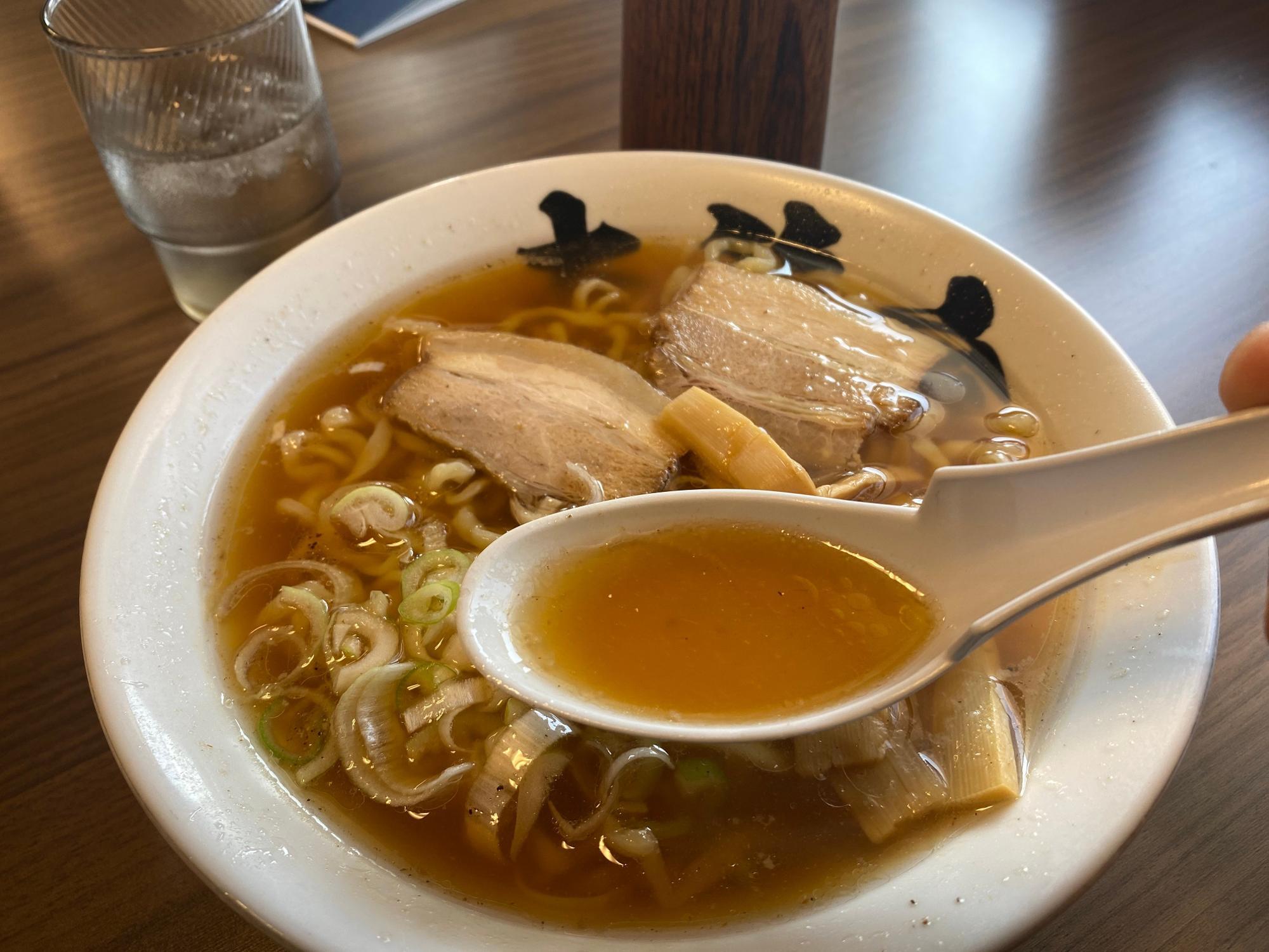 大笑家(たいしょうや) 支那そば スープ