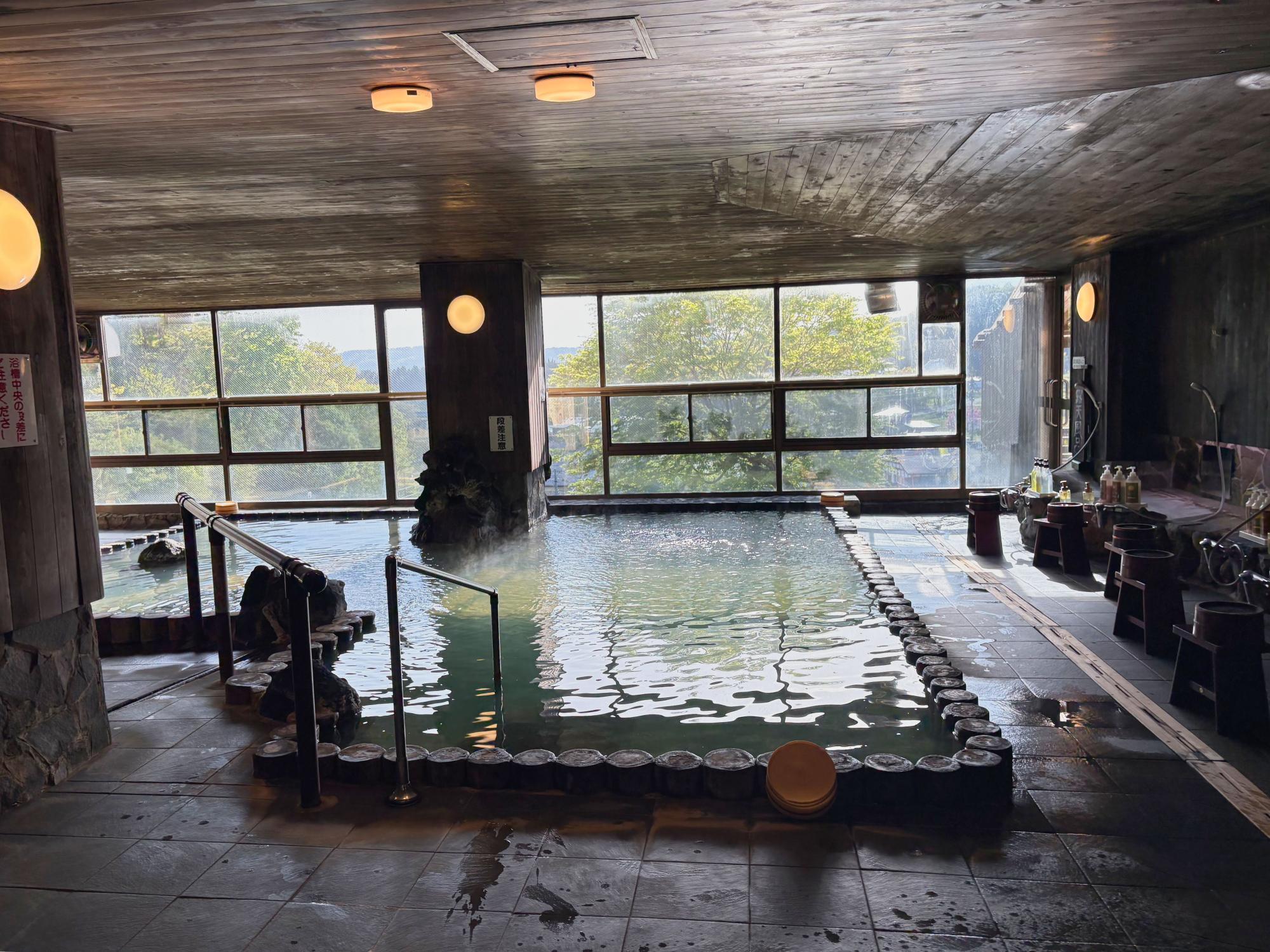 熱塩温泉 山形屋 大浴場「押切川」