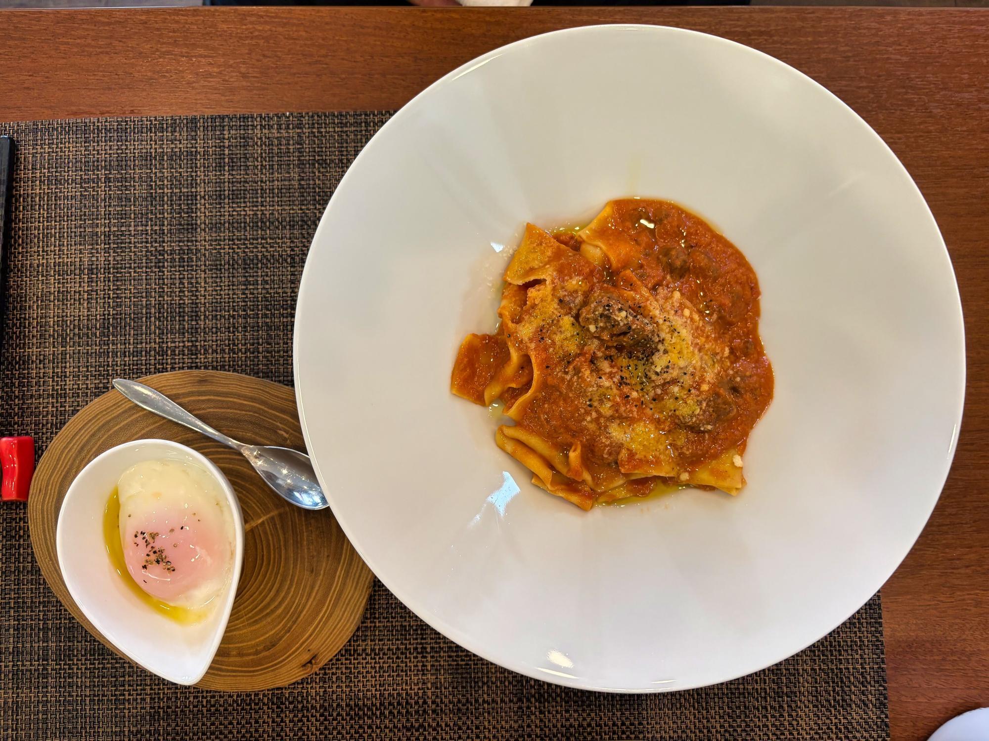 レストラン ラ レゾン/Restaurant la Raison 生パスタ パッパルデッレ ゴロゴロ三限豚とビーフボロネーズ