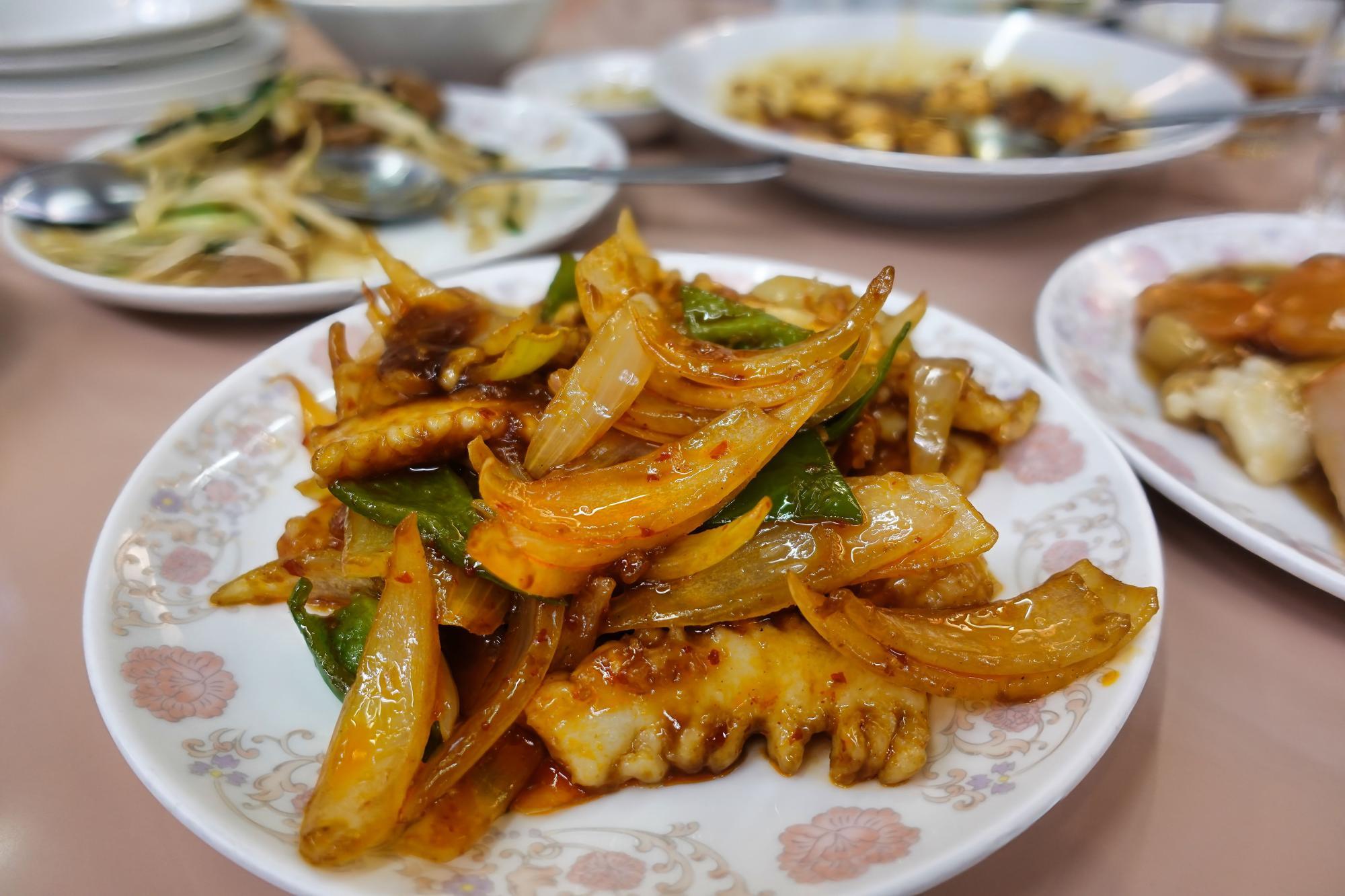 会津 黄鶴楼（こうかくろう）サンラーユーユイ イカの酸味と辛味の炒め物