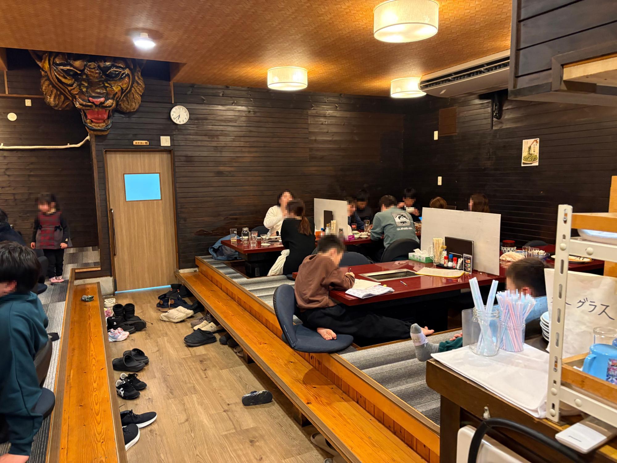 焼肉 丸忠 店内