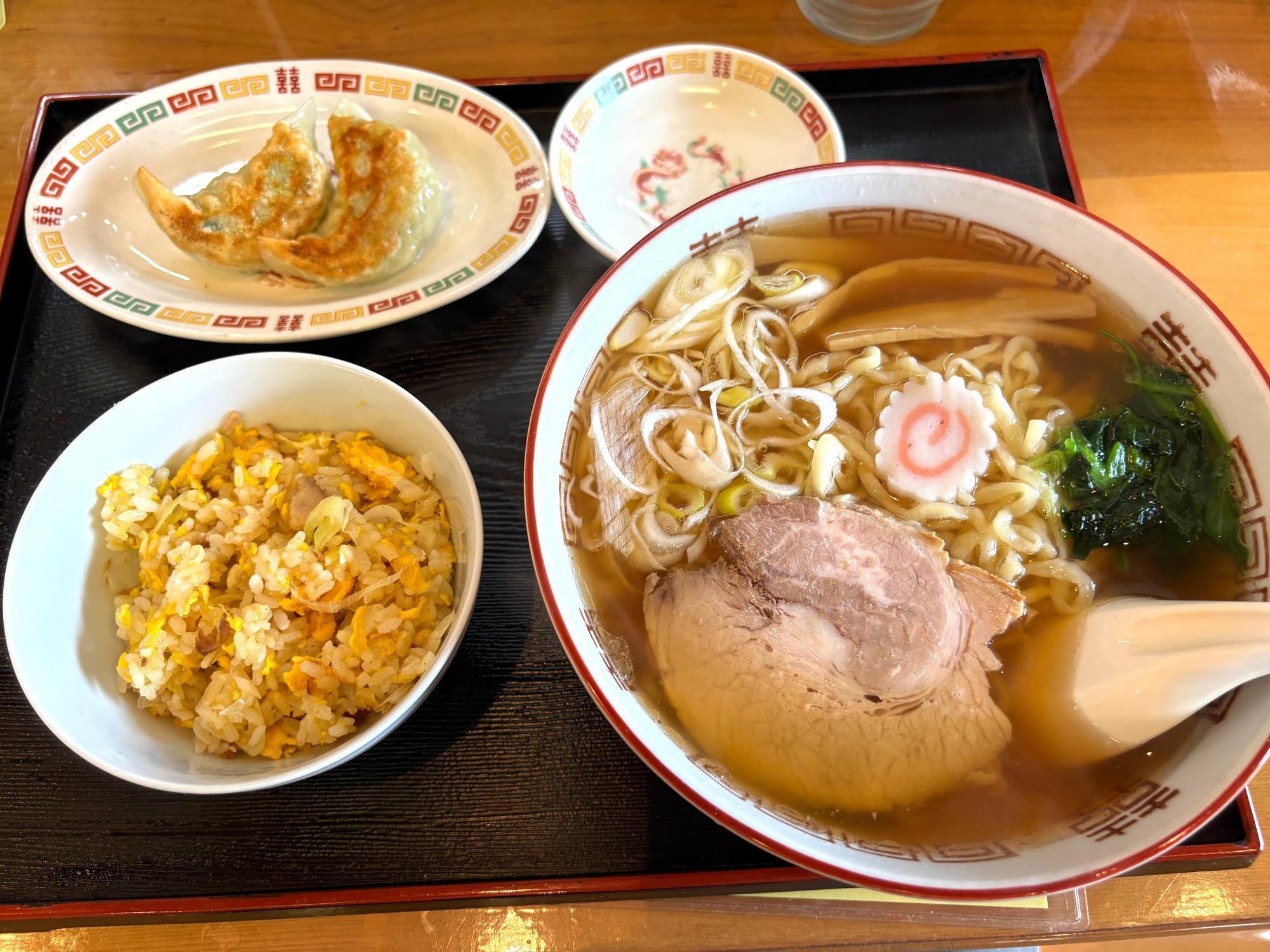 関さん 会津ラーメン Aセット ミニチャーハン + 餃子2こ
