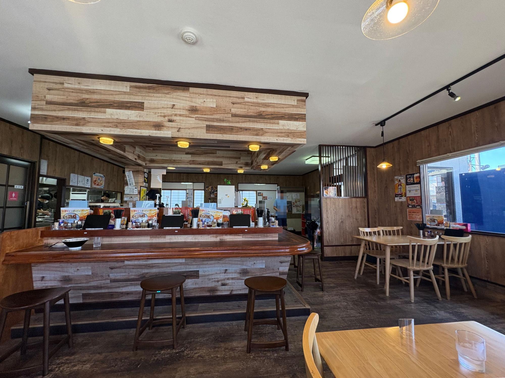 麵処 空山 店内