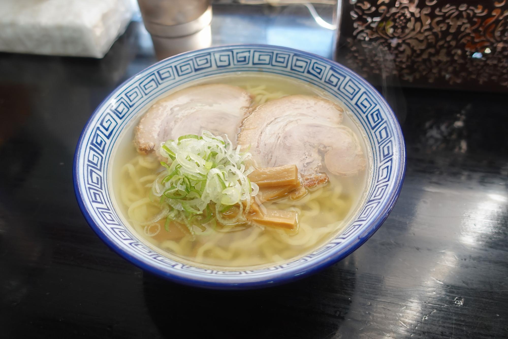 ウリナム食堂 塩ラーメン 喜多方ラーメン