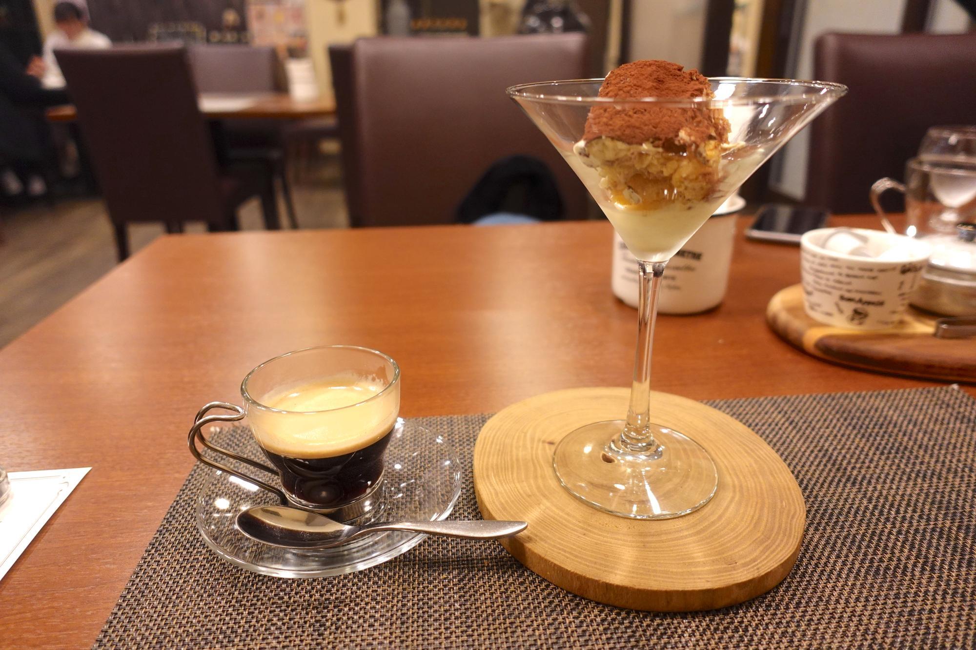 レストラン ラ レゾン(Restaurant la Raison) デザート ティラミスとバニラアイス & エスプレッソ