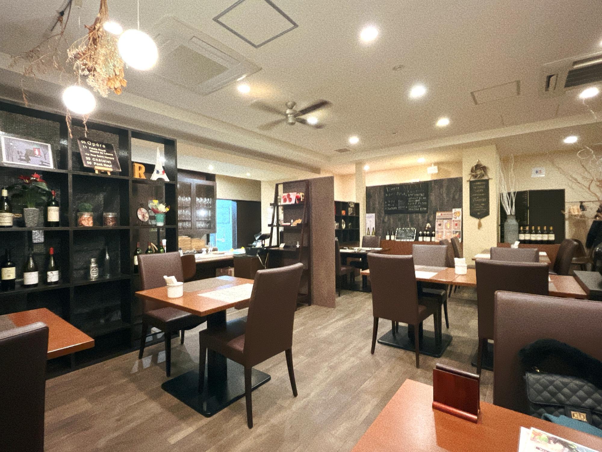 レストラン ラ レゾン(Restaurant la Raison) 店内