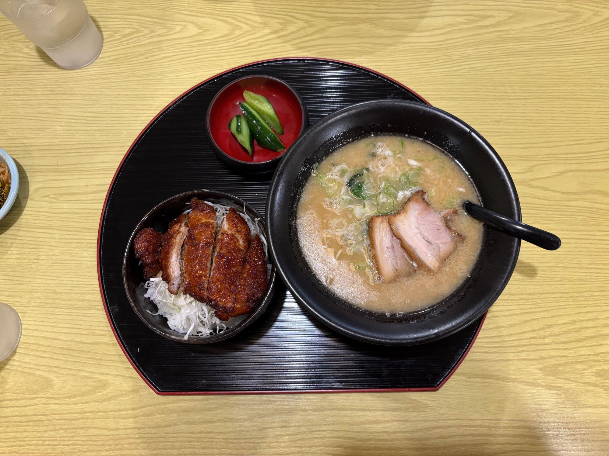 らーめん お食事処 あおやま ラーメンセット Aセット（とんこつラーメン＋ミニソースカツ丼）