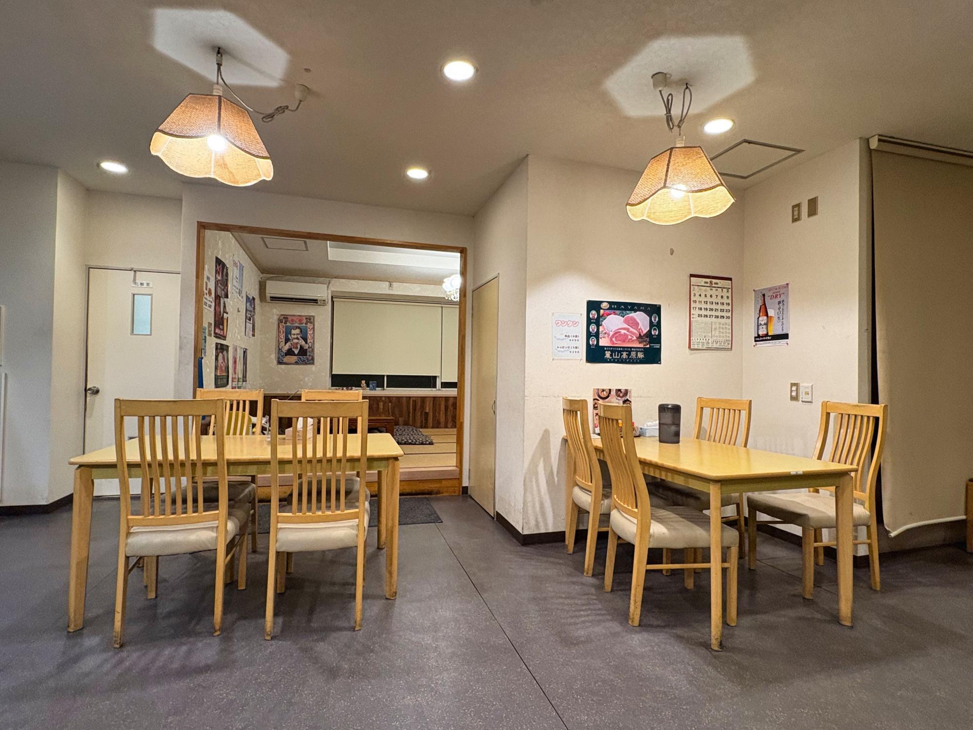 らーめん お食事処 あおやま 店内