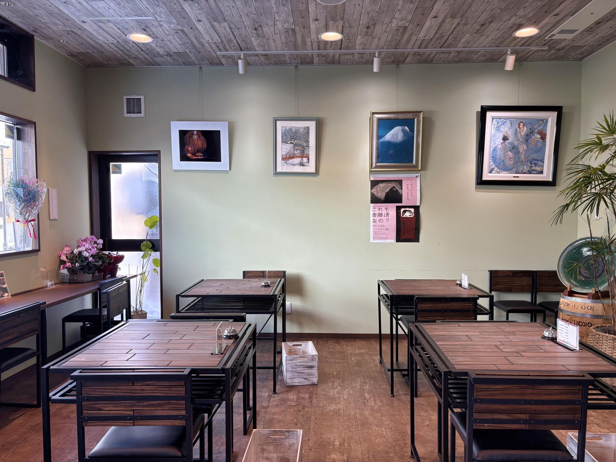 小池菓子舗（こいけかしほ）店内 カフェエリア