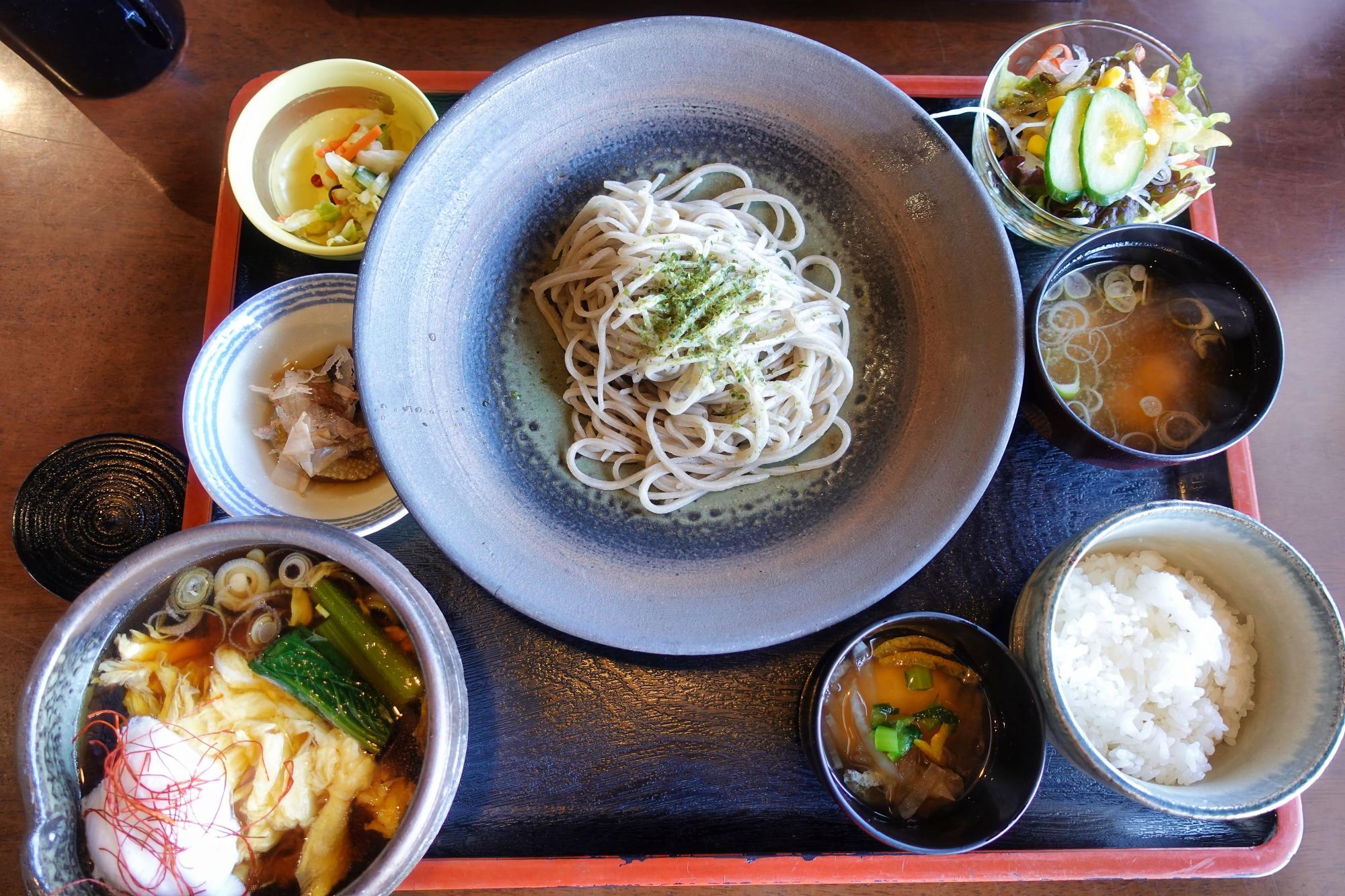 美蕎旬菜 三城 地鶏卵とじ蕎麦と会津の雑煮もちセット(冷たい蕎麦)