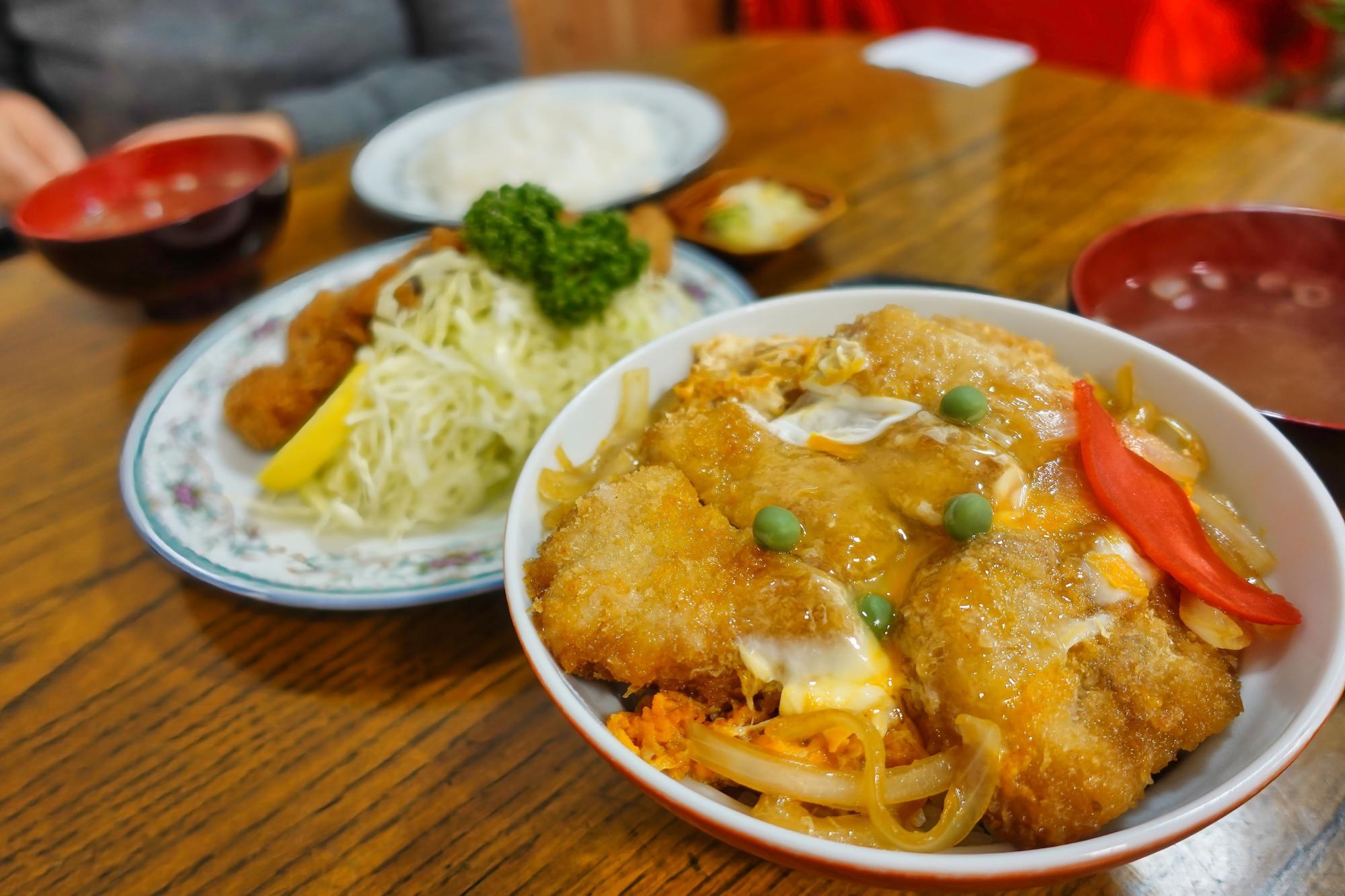 とんかつ栄(さかえ)  カツ丼