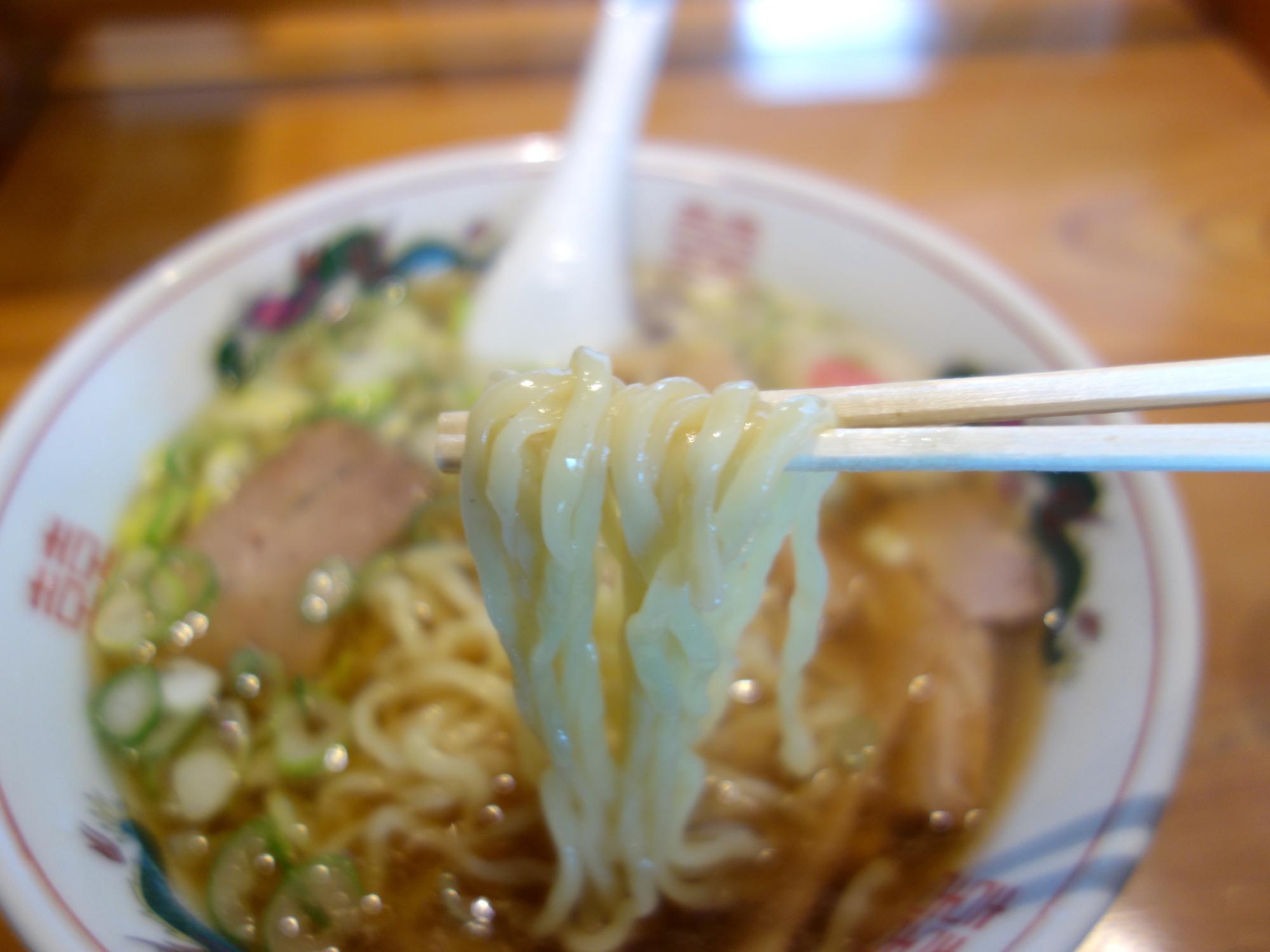 らーめん まったり あっさりラーメン 麺