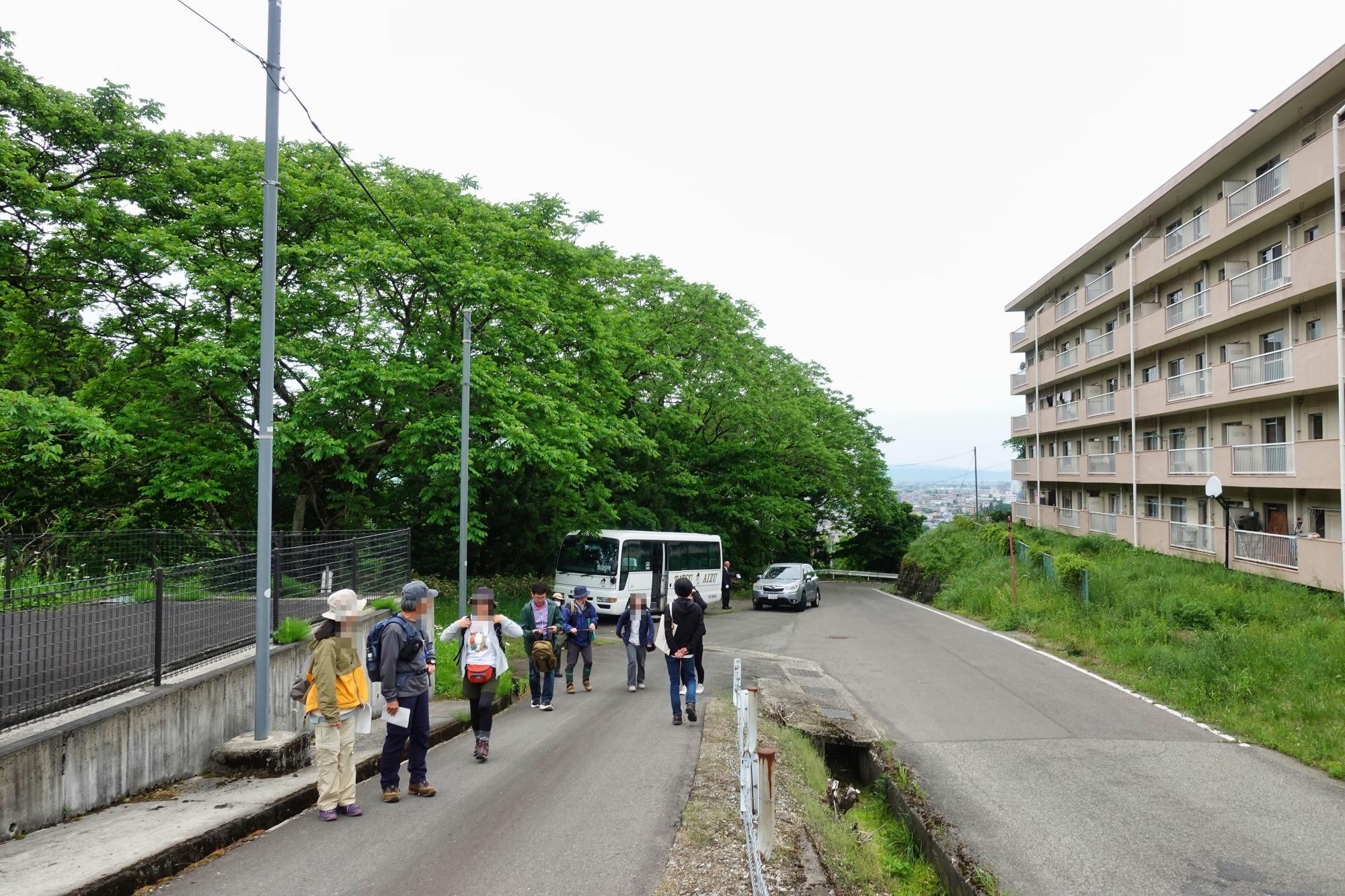 和合亮一さんと歩く「おとなの遠足」第2回 青木山の自然