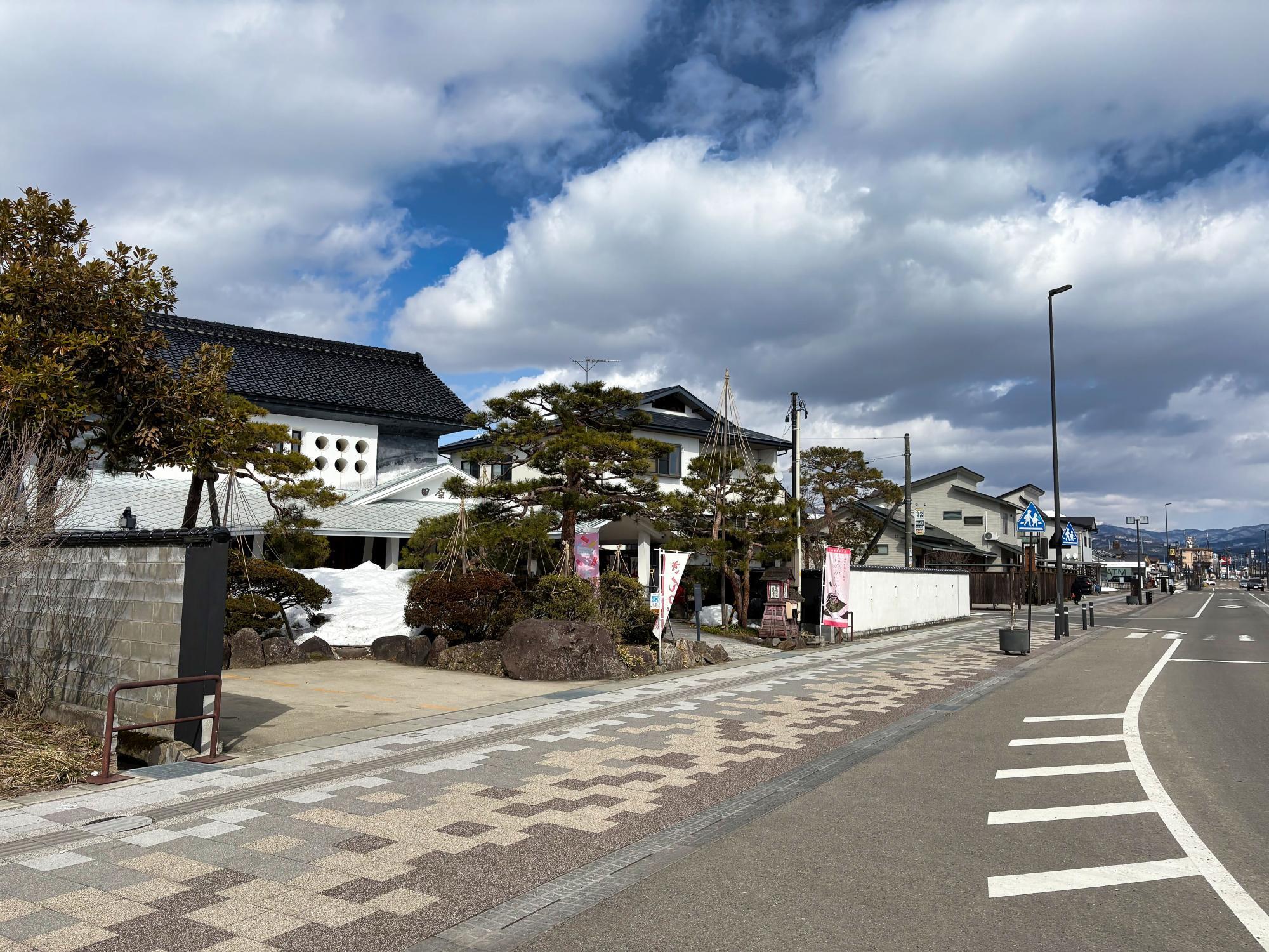 田原屋菓子店 店舗 外観 駐車場