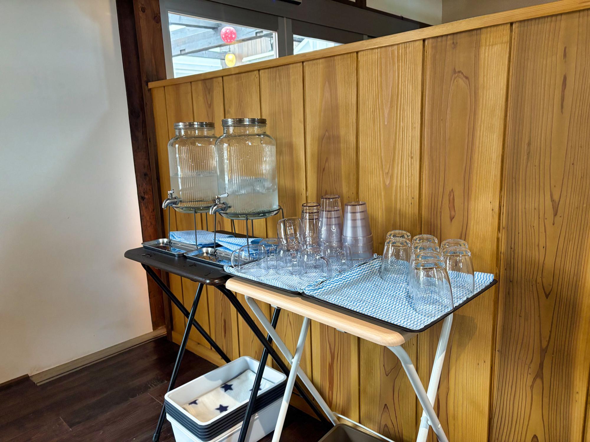 風と陽なたとそばの花 店内