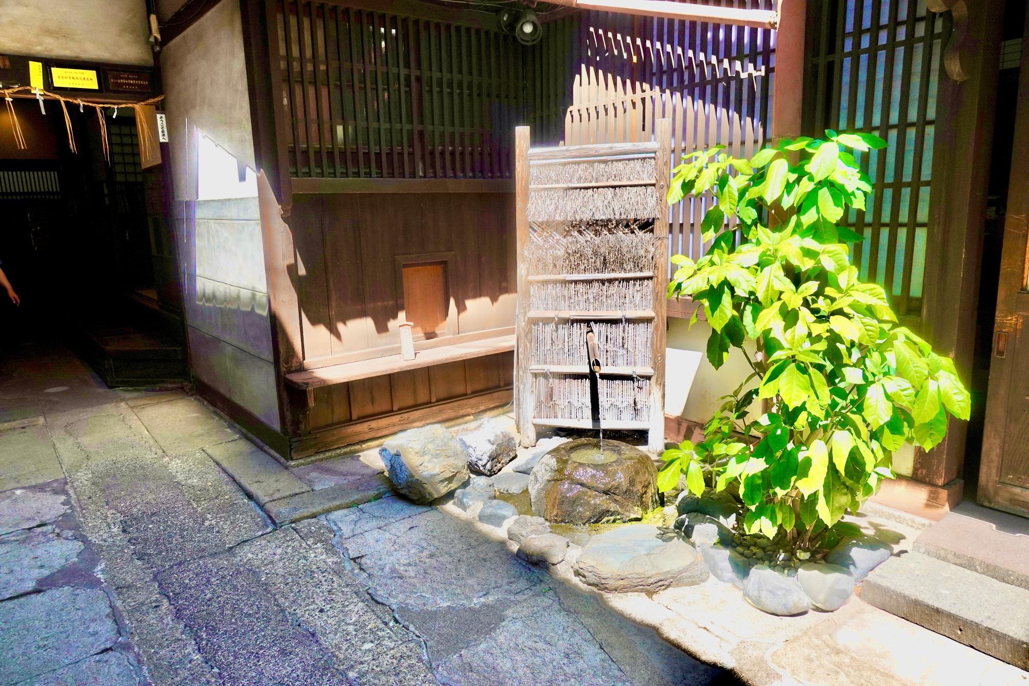 末廣酒造 嘉永蔵 昔の量り売り小窓