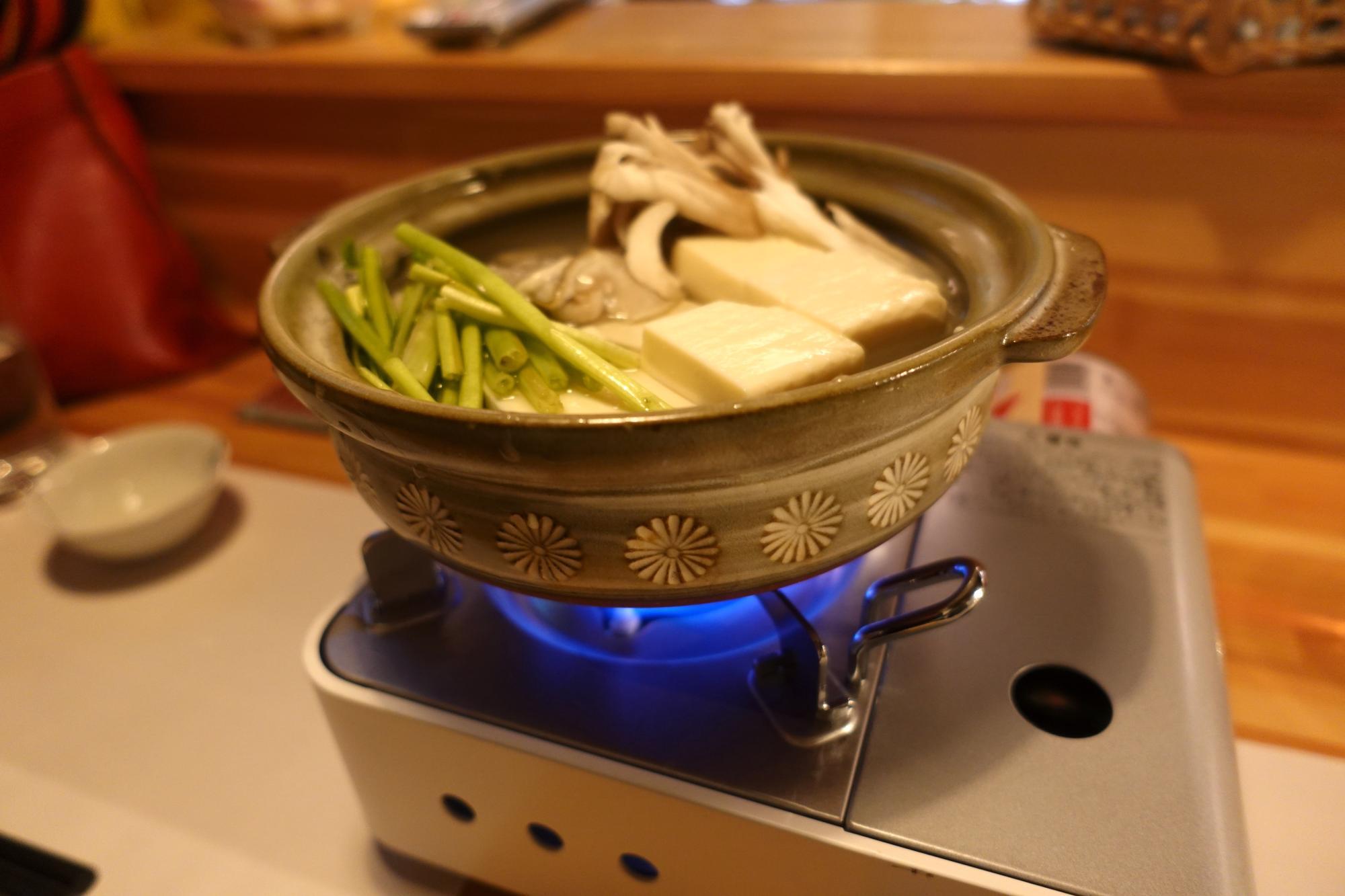 小料理 お多福 牡蠣いり湯豆腐