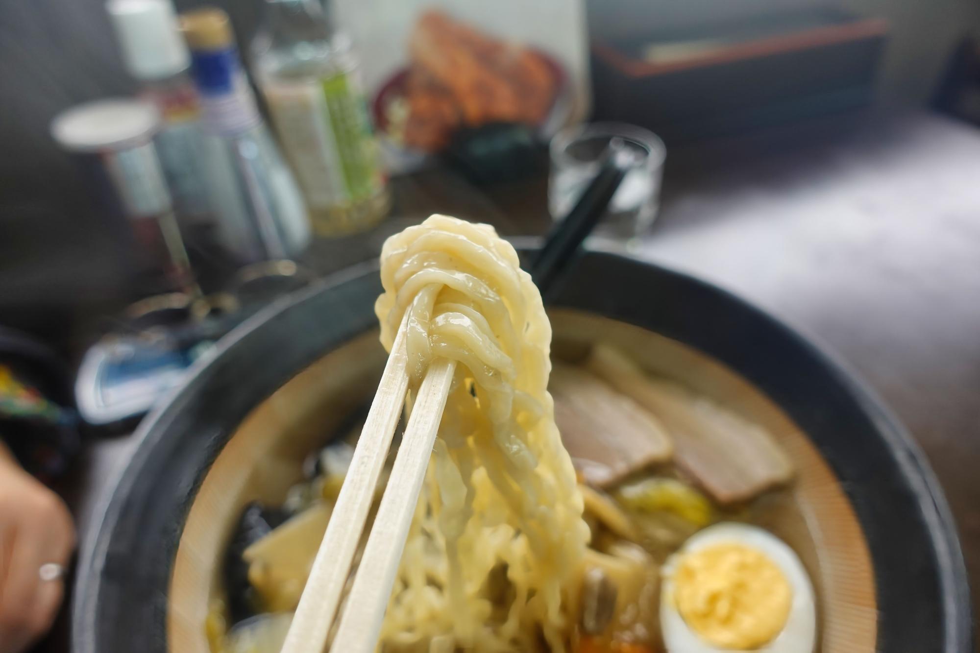 十文字屋 (じゅうもんじや)  十文字ラーメン 麺のリフトアップ