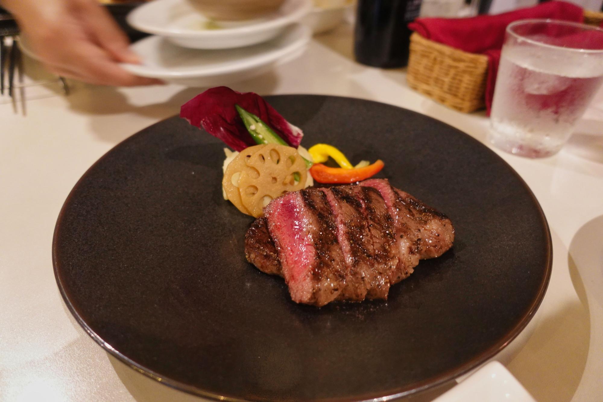 洋食屋セピア 黒毛和牛 ザブトン 150g（肩ロースの芯の部分）