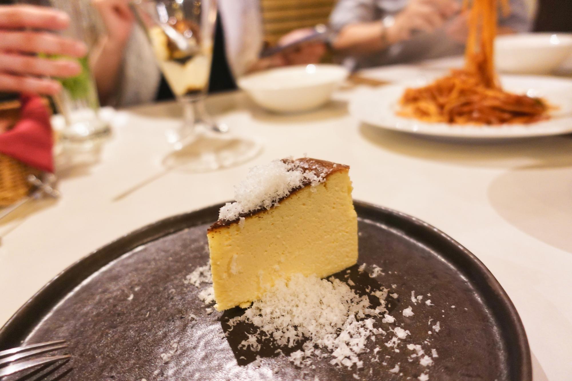 洋食屋セピア ふわふわパルミジャーノ チーズケーキ