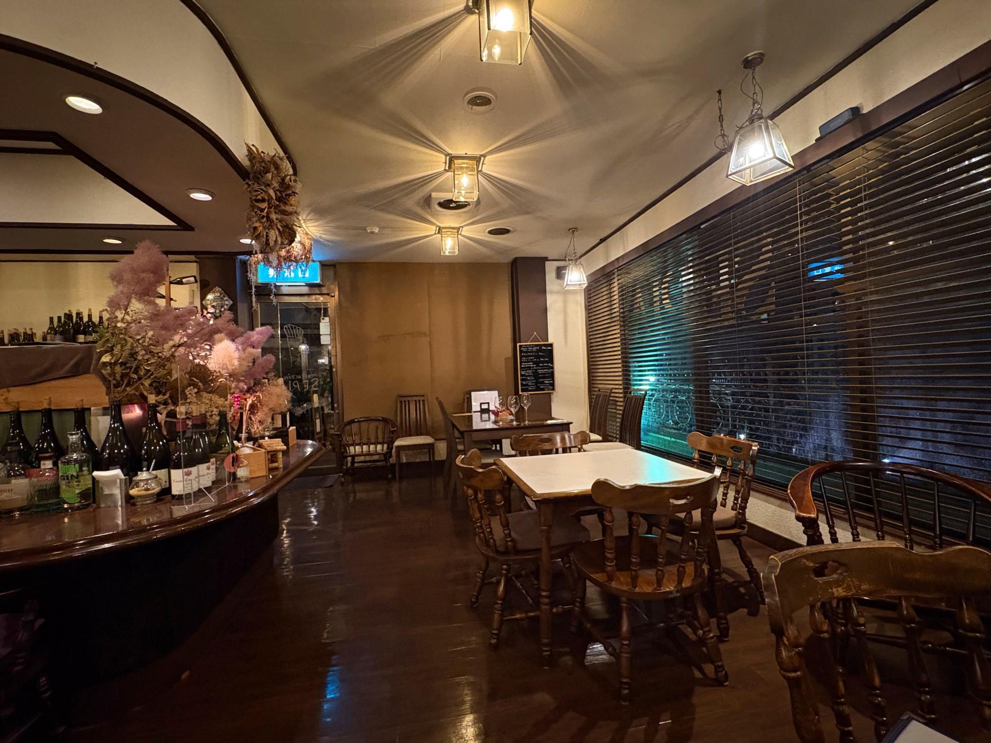 洋食屋セピア 店内