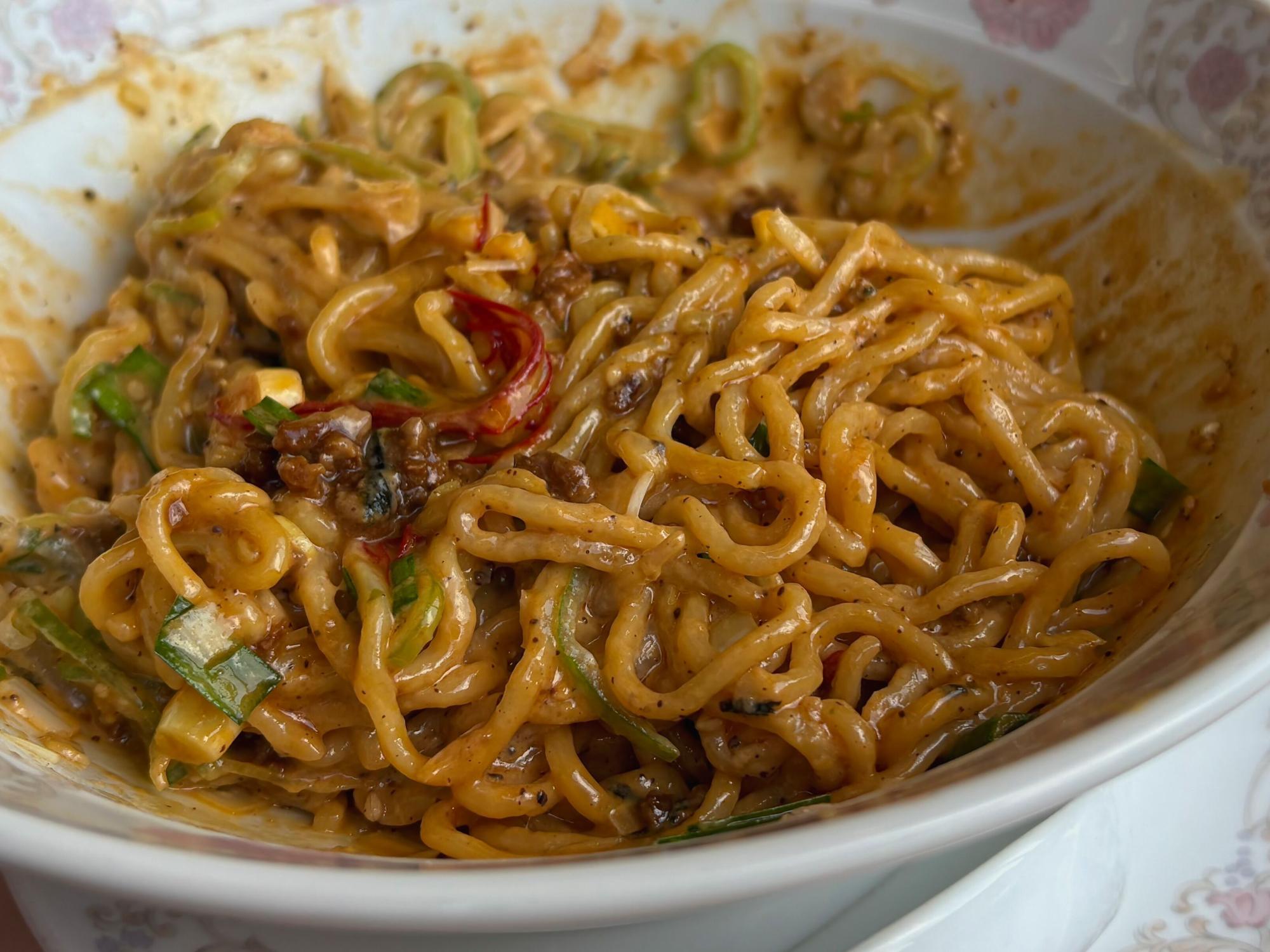 黄鶴楼 (こうかくろう)  汁なし担々麺