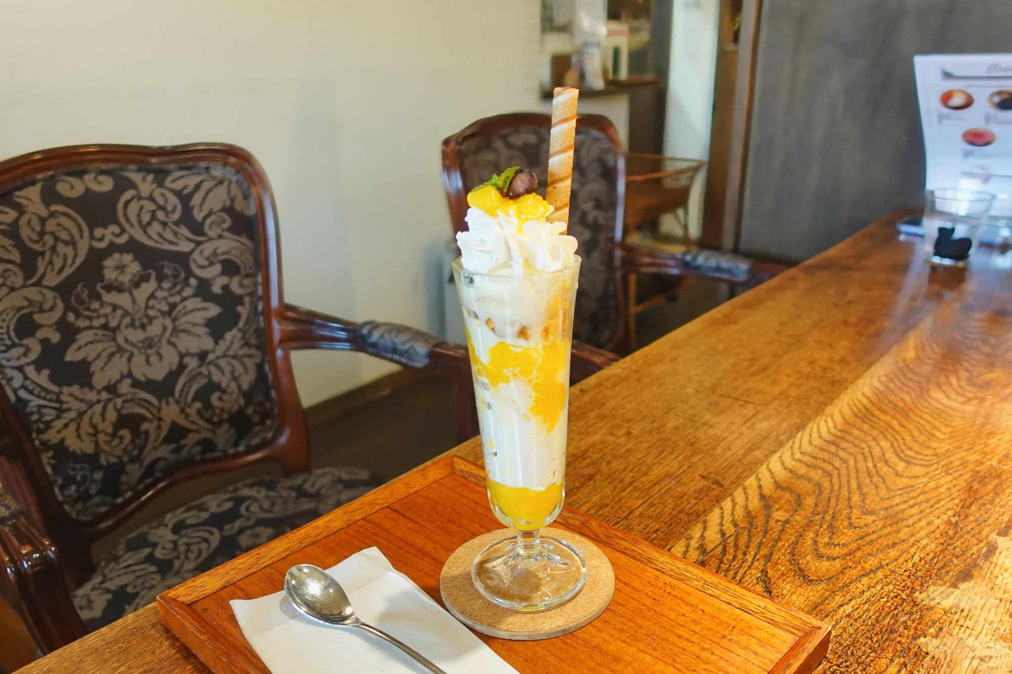 カフェテラス わさび 「スリムマンゴーパフェ」