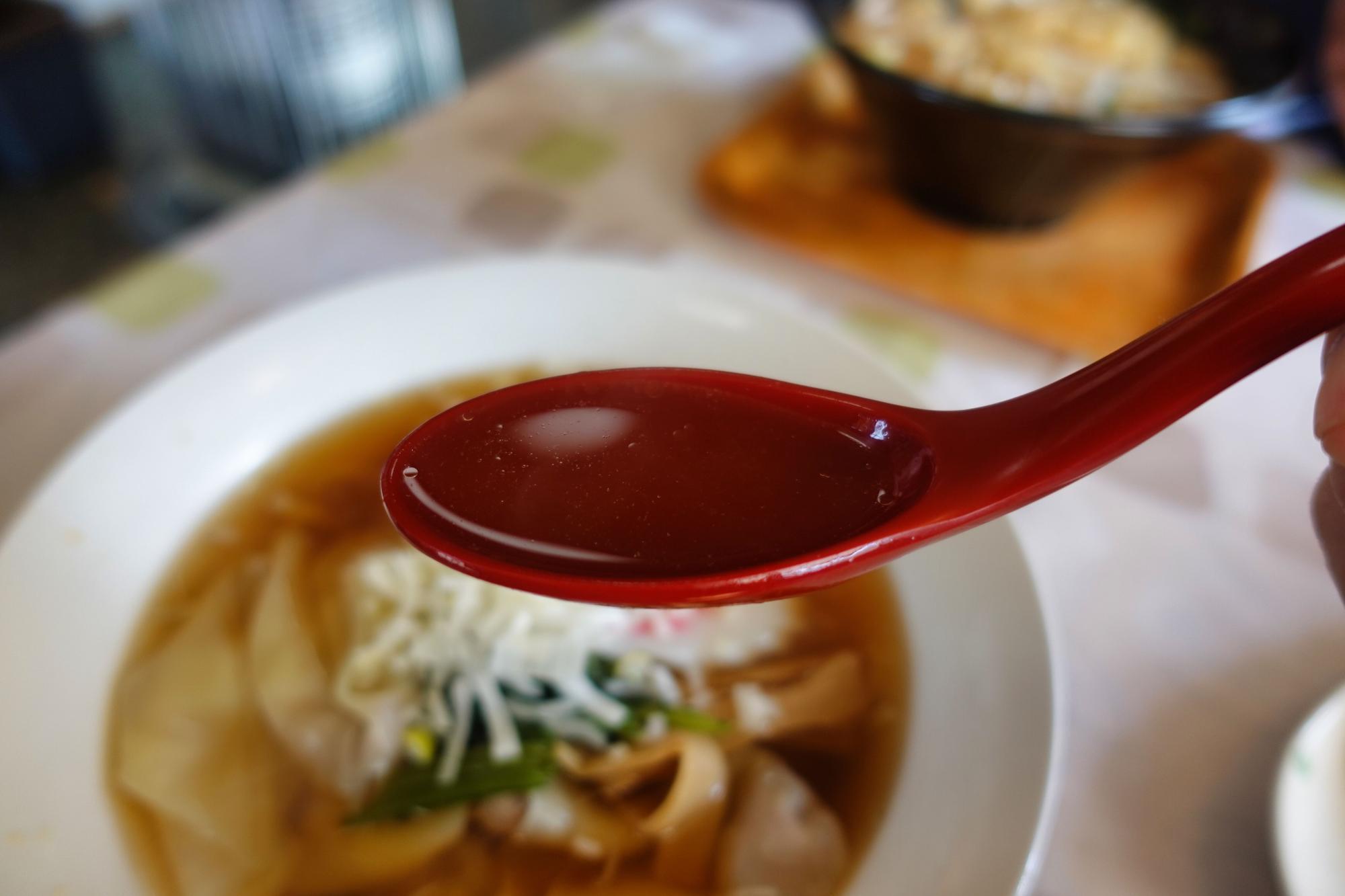 ラーメン工房 はちべえ ワンタンメン ラーメンスープ