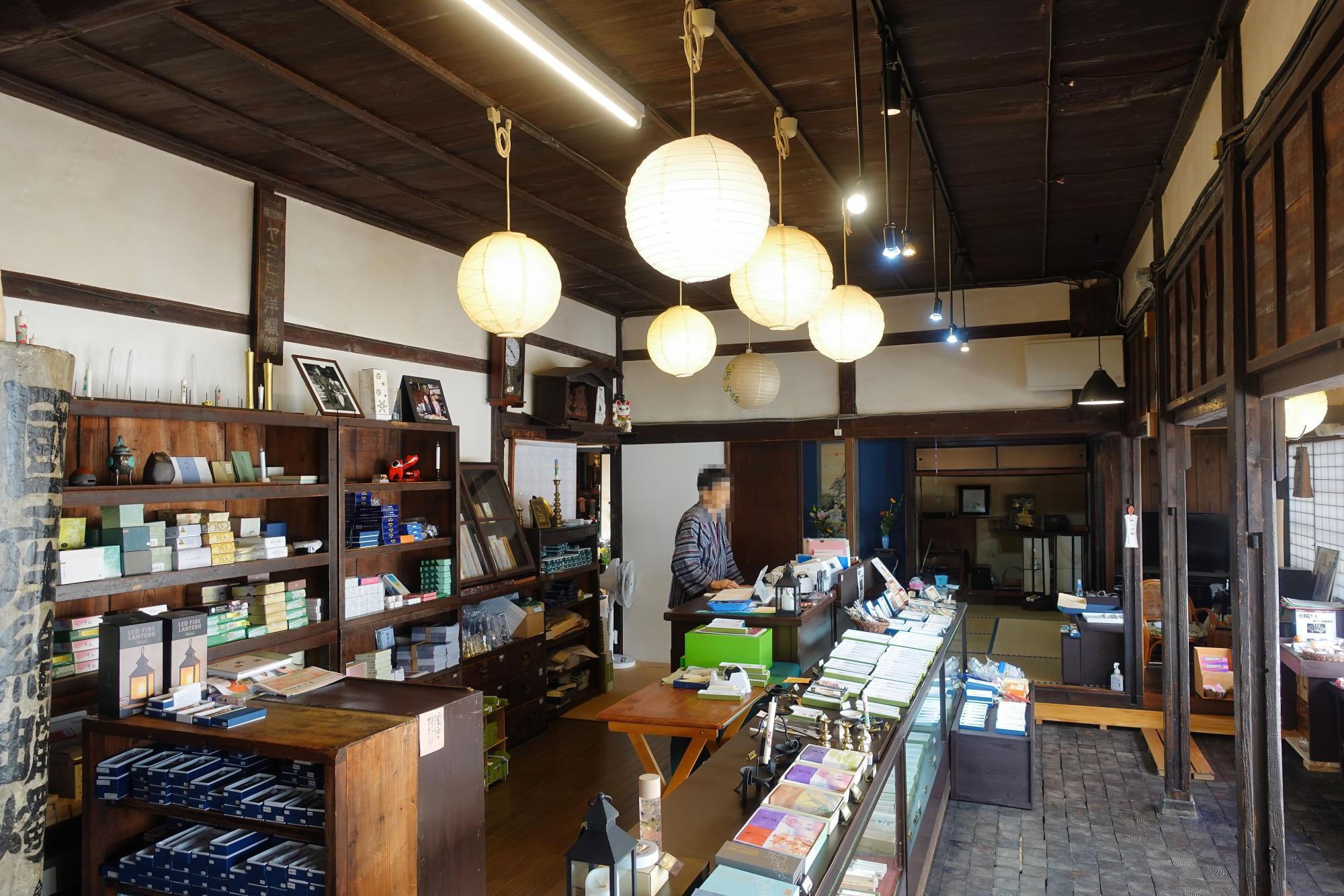 小澤蝋燭店(小澤ろうそく)  店内 会津若松市 福島県