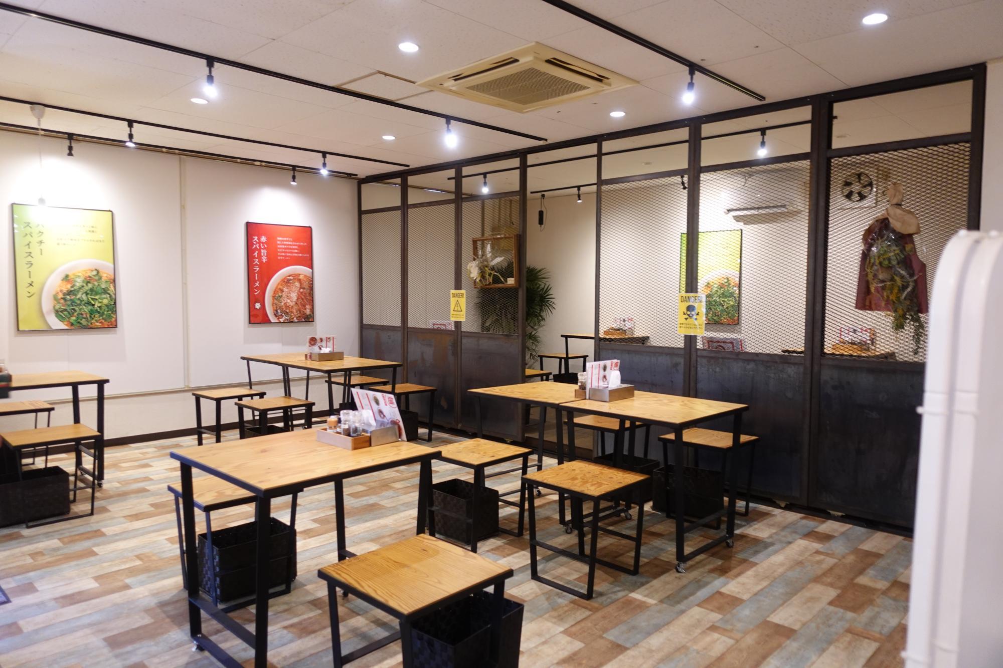 アッパレ スパイスラーメン専門店 SPICE 麺 アッ晴れ 店内