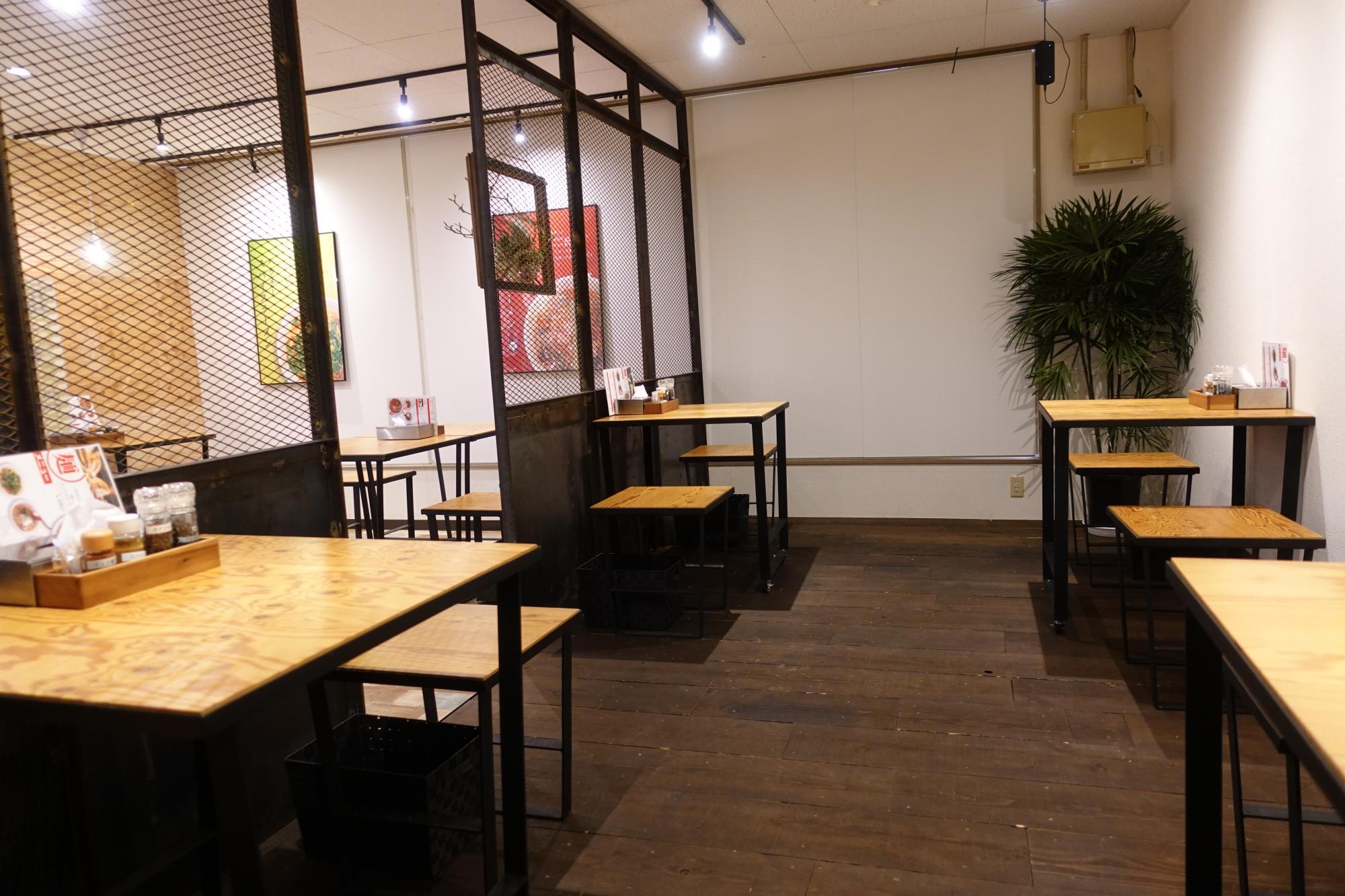 アッパレ スパイスラーメン専門店 SPICE 麺 アッ晴れ 店内