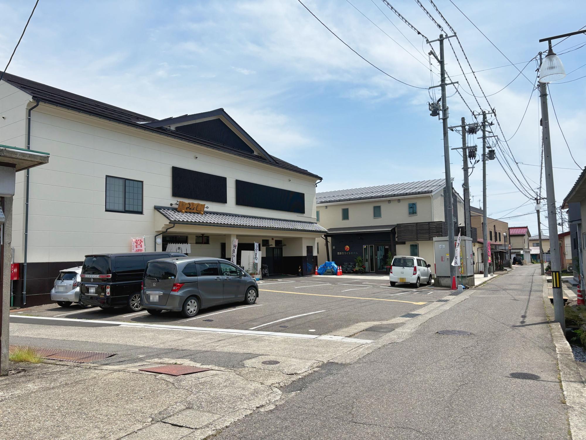 海風堂/石亭 みよし 店舗 外観 駐車場