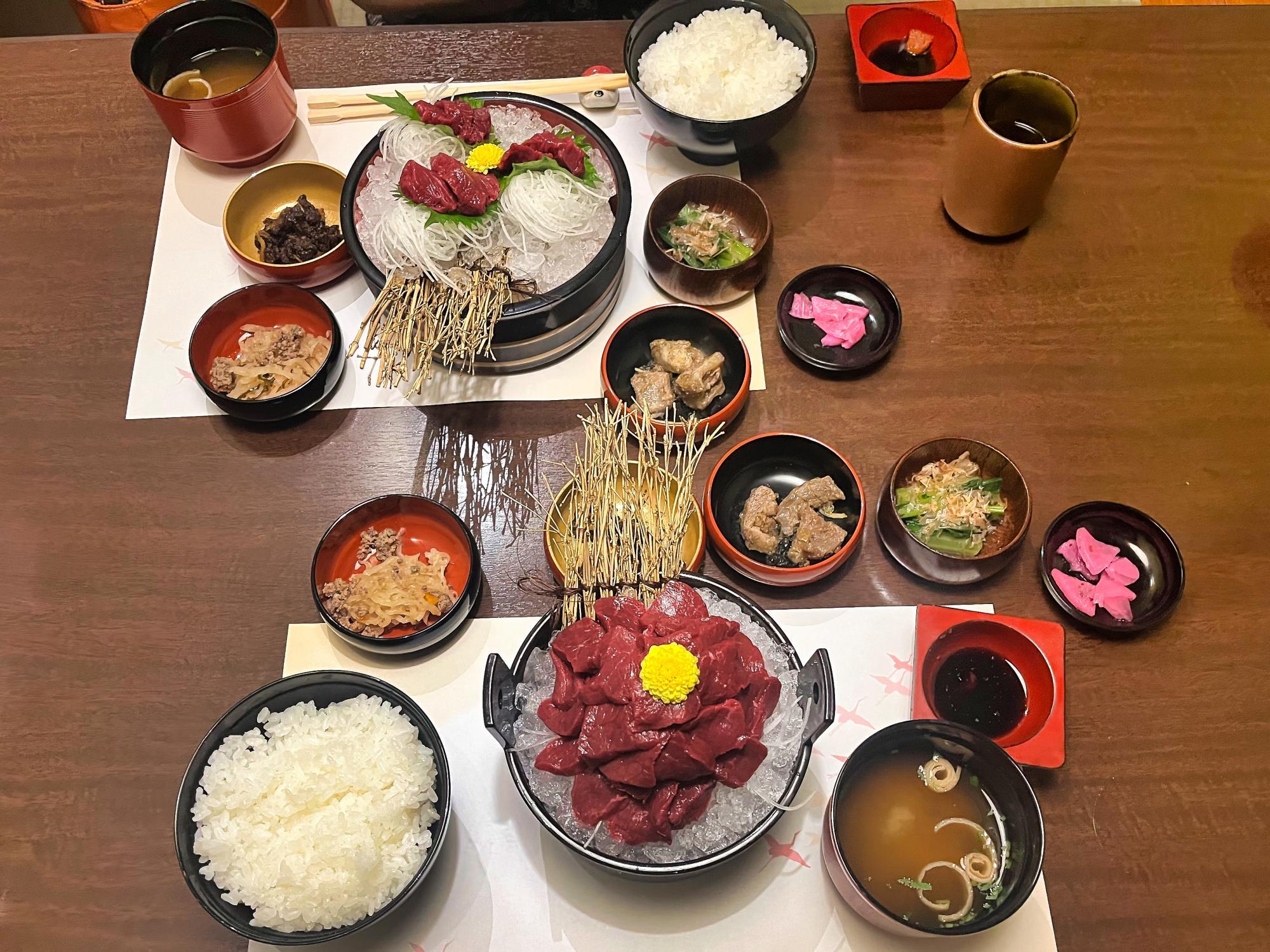 鶴我 会津本店 TKT定食 小皿 味噌汁