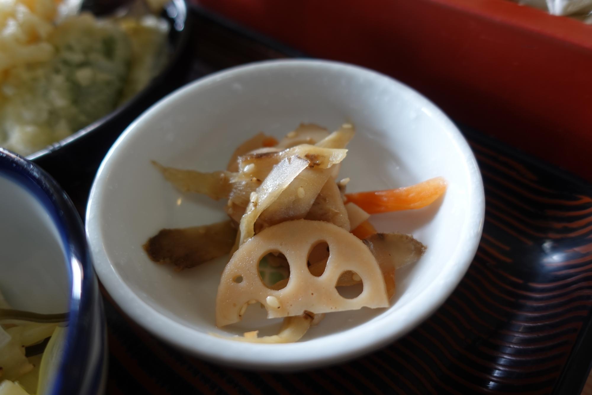 東山庵 温かい天ぷら蕎麦