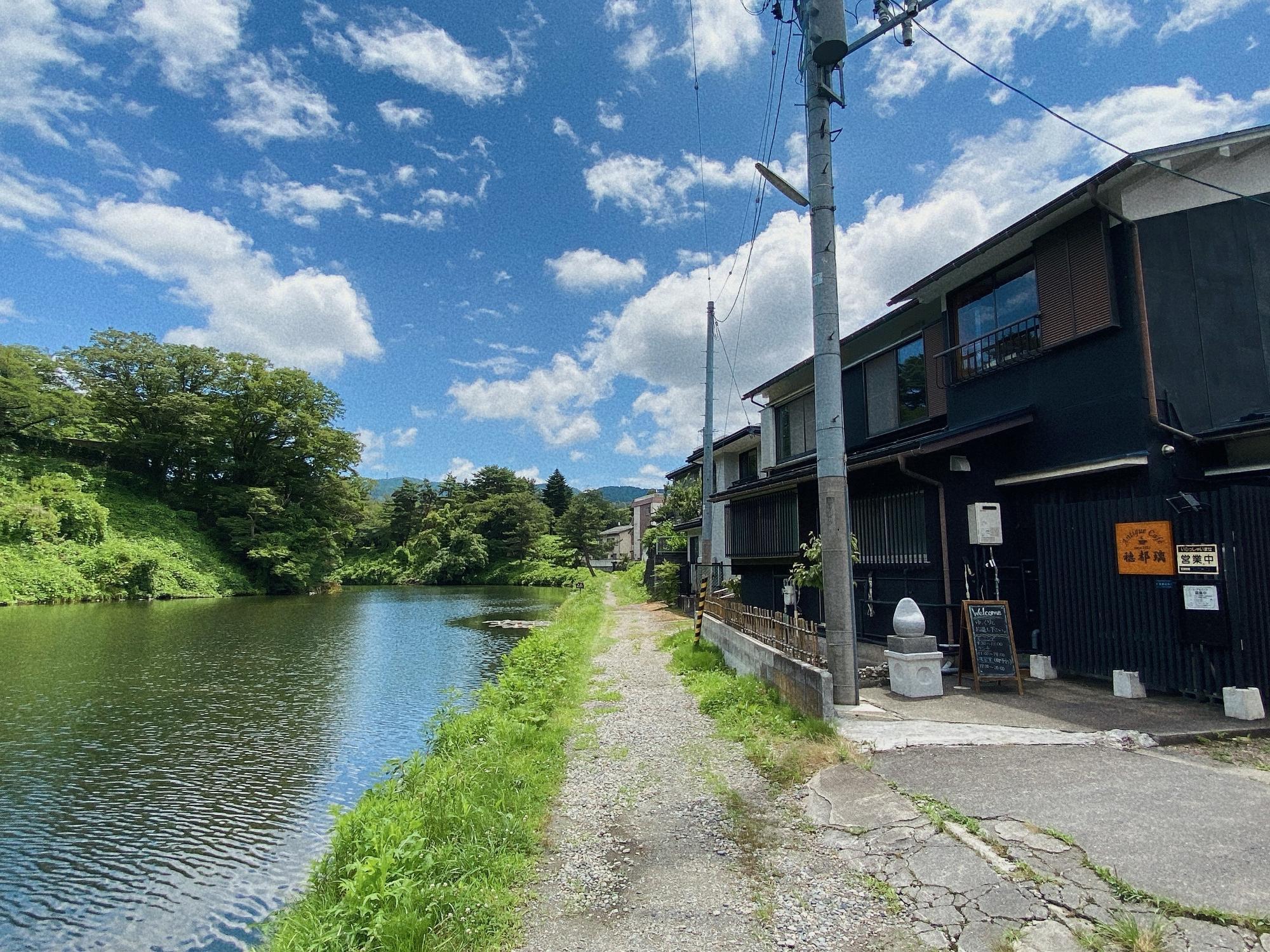 Antique Cafe 穂都璃(ほとり) お堀のほとり