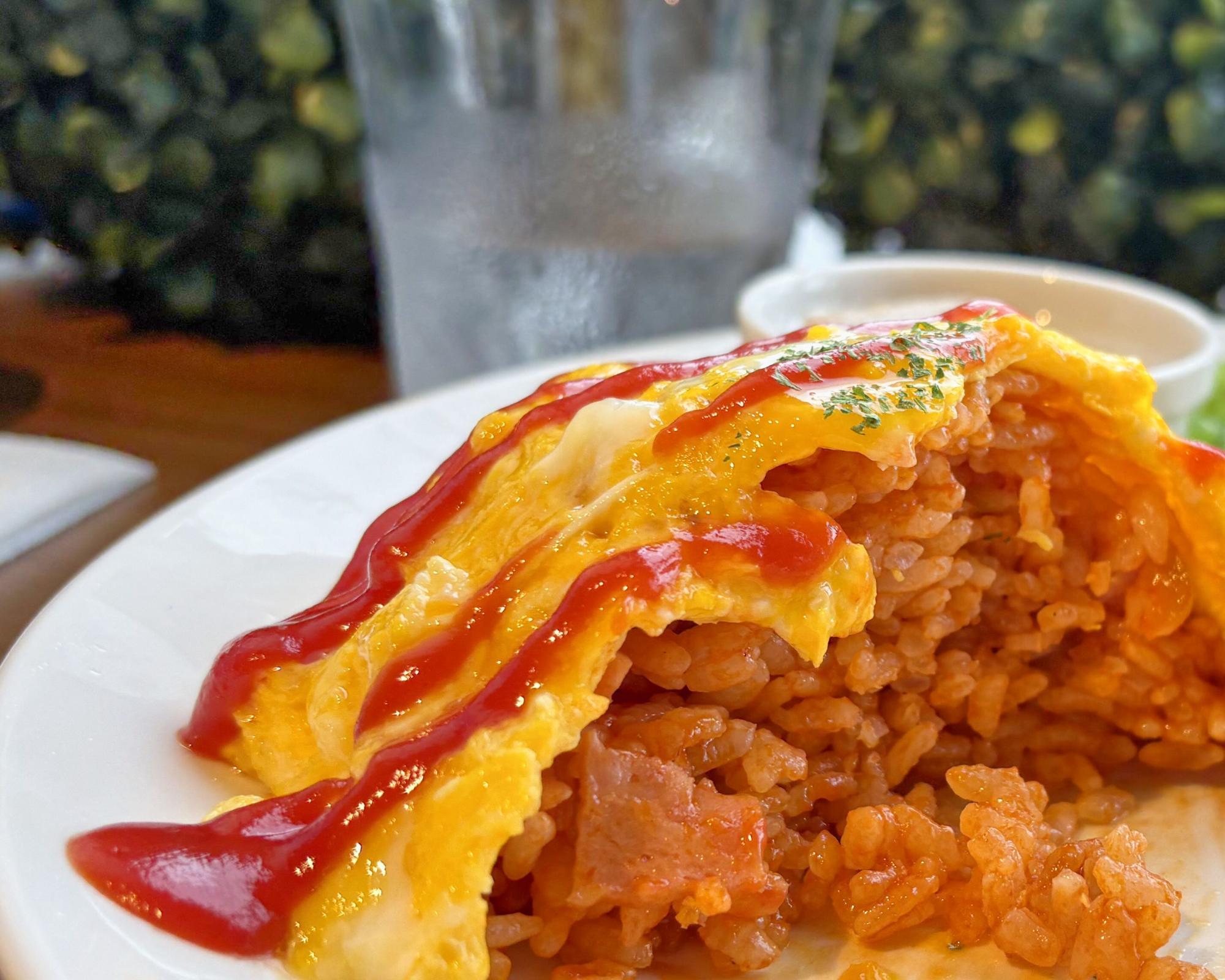 kitchen Little Forest（キッチン リトル フォレスト）エビフライ付き オムライスプレート