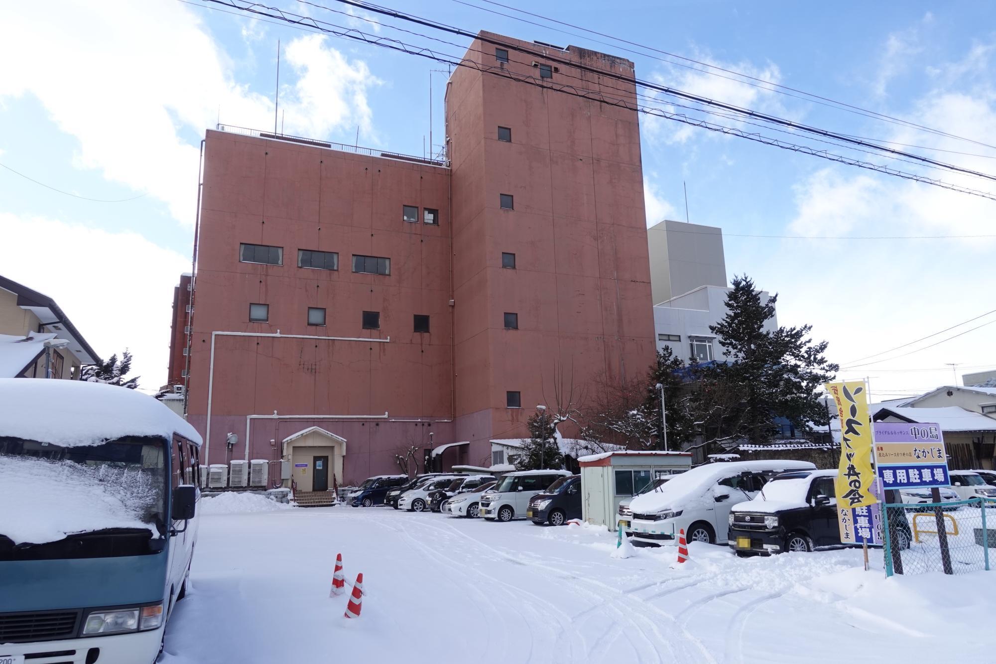 ルネッサンス なかのしま 建物裏 駐車場