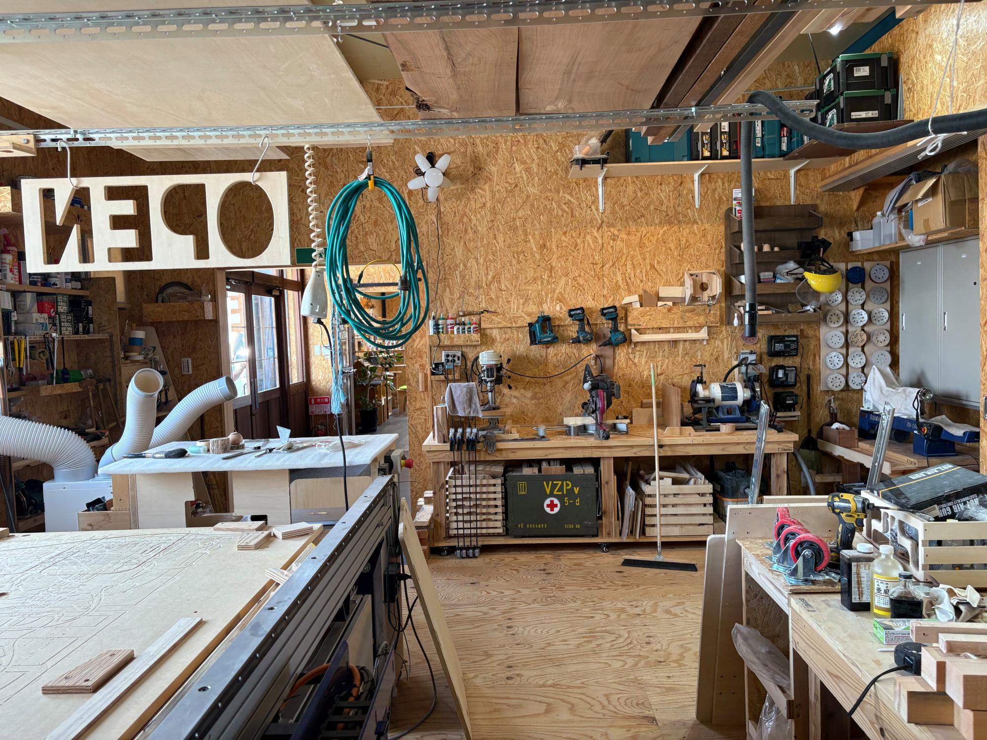 I'S NEWBASE(アイヅニューベース)　シェア工房